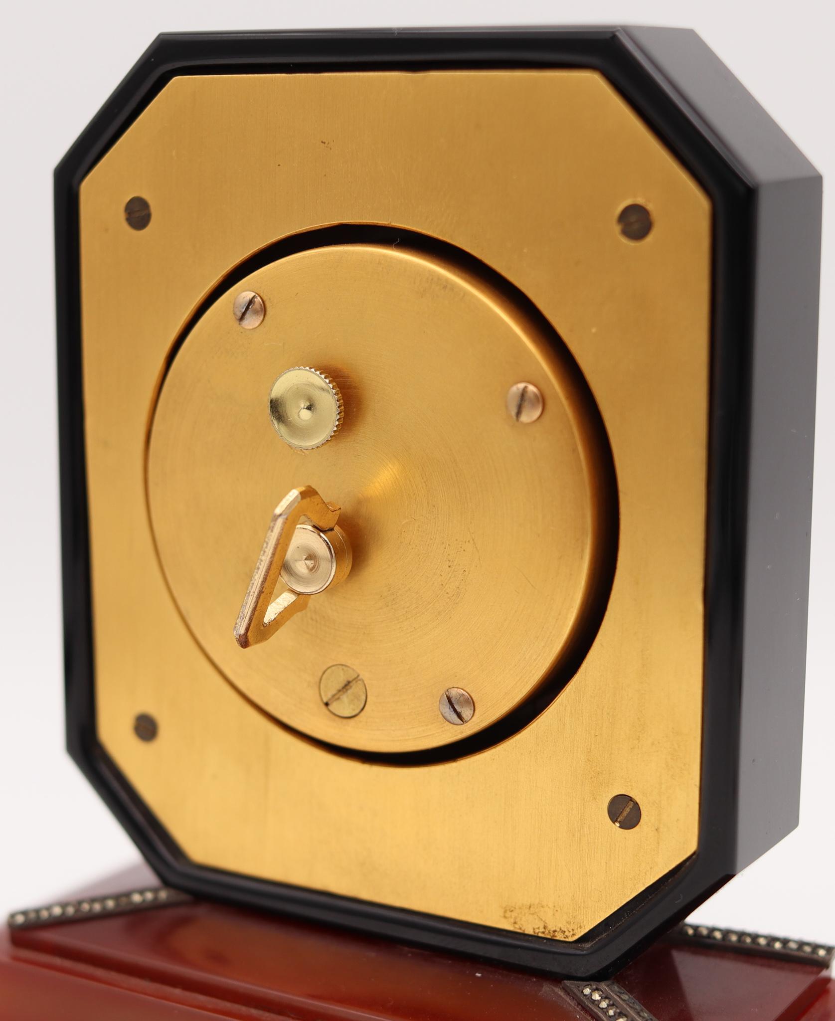 Fait main Cartier Paris 1935 Rare Horloge de bureau géométrique Art Deco en Onyx noir et Agate en vente