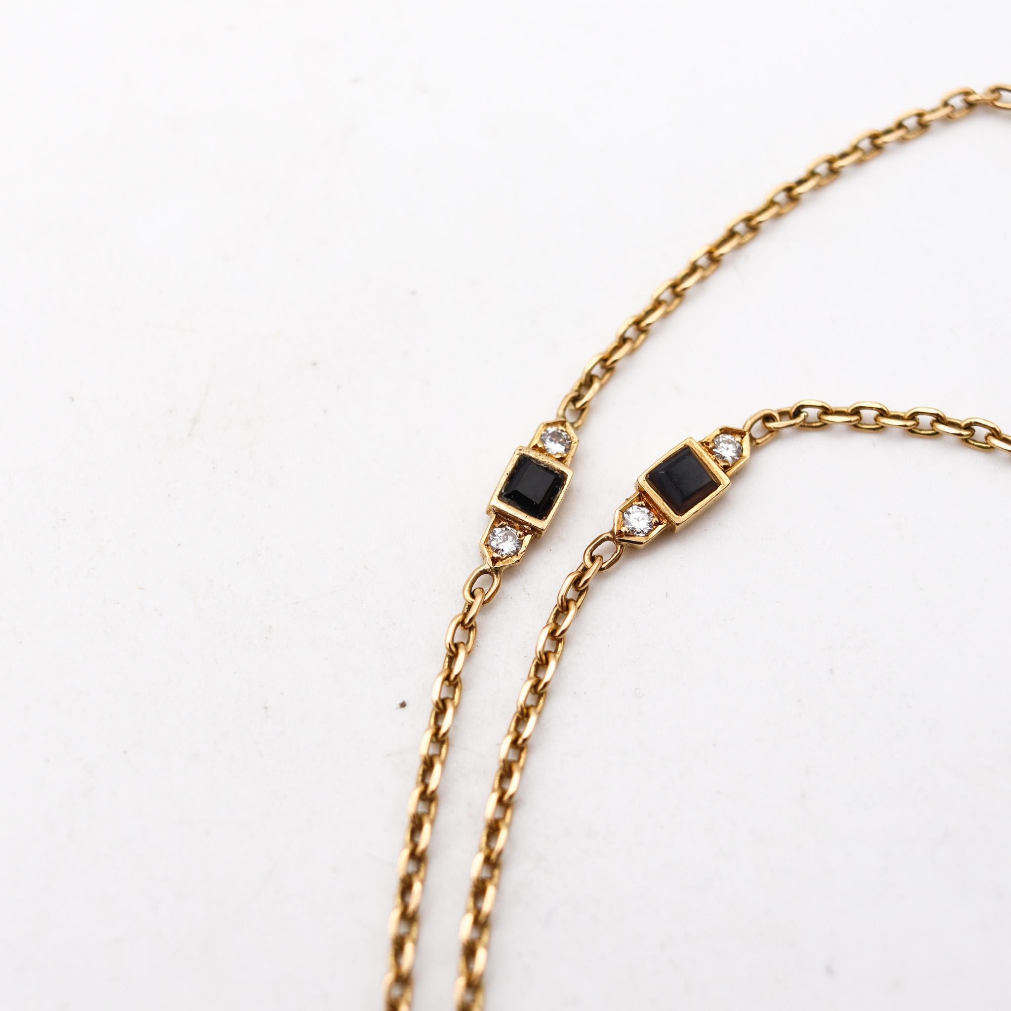 Cartier Paris 1940 Art Deco Necklace In 18Kt Gold With Diamonds Coral & Onyxes In Excellent Condition For Sale In Miami, FL