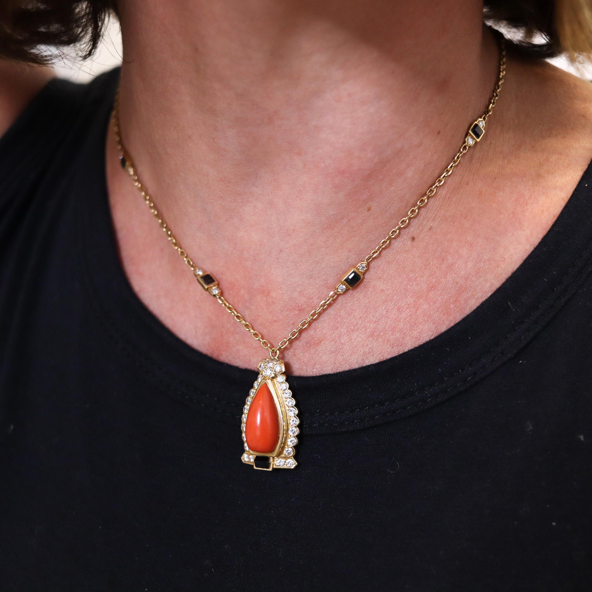 Cartier Paris 1940 Art Deco Necklace In 18Kt Gold With Diamonds Coral & Onyxes For Sale 4