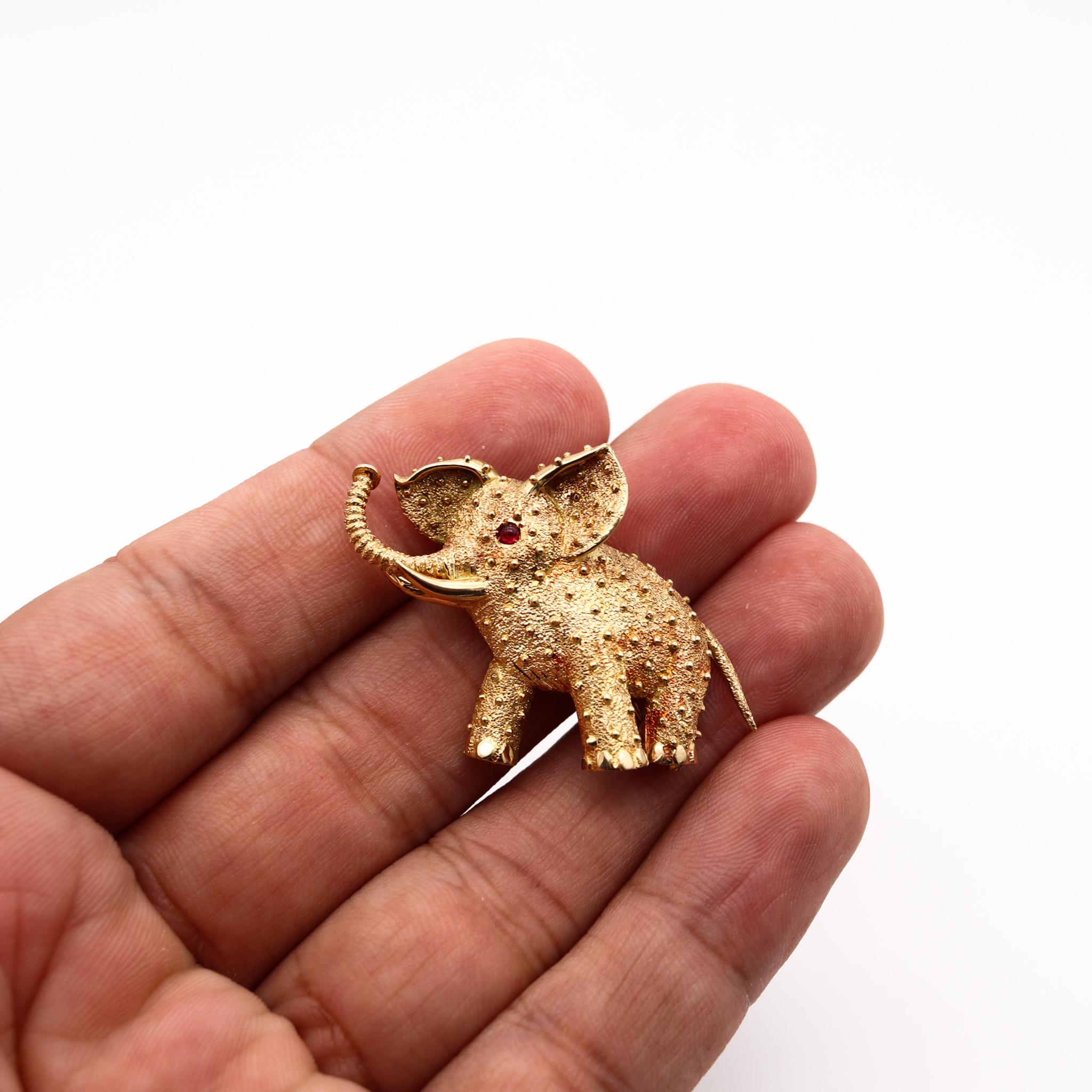 Women's Cartier Paris 1950 Rare Elephant Brooch in Textured 18Kt Yellow Gold with Ruby