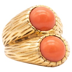 Cartier Paris 1950 Very Rare "Toi et Moi" Ring in 18kt Yellow Gold with Corals