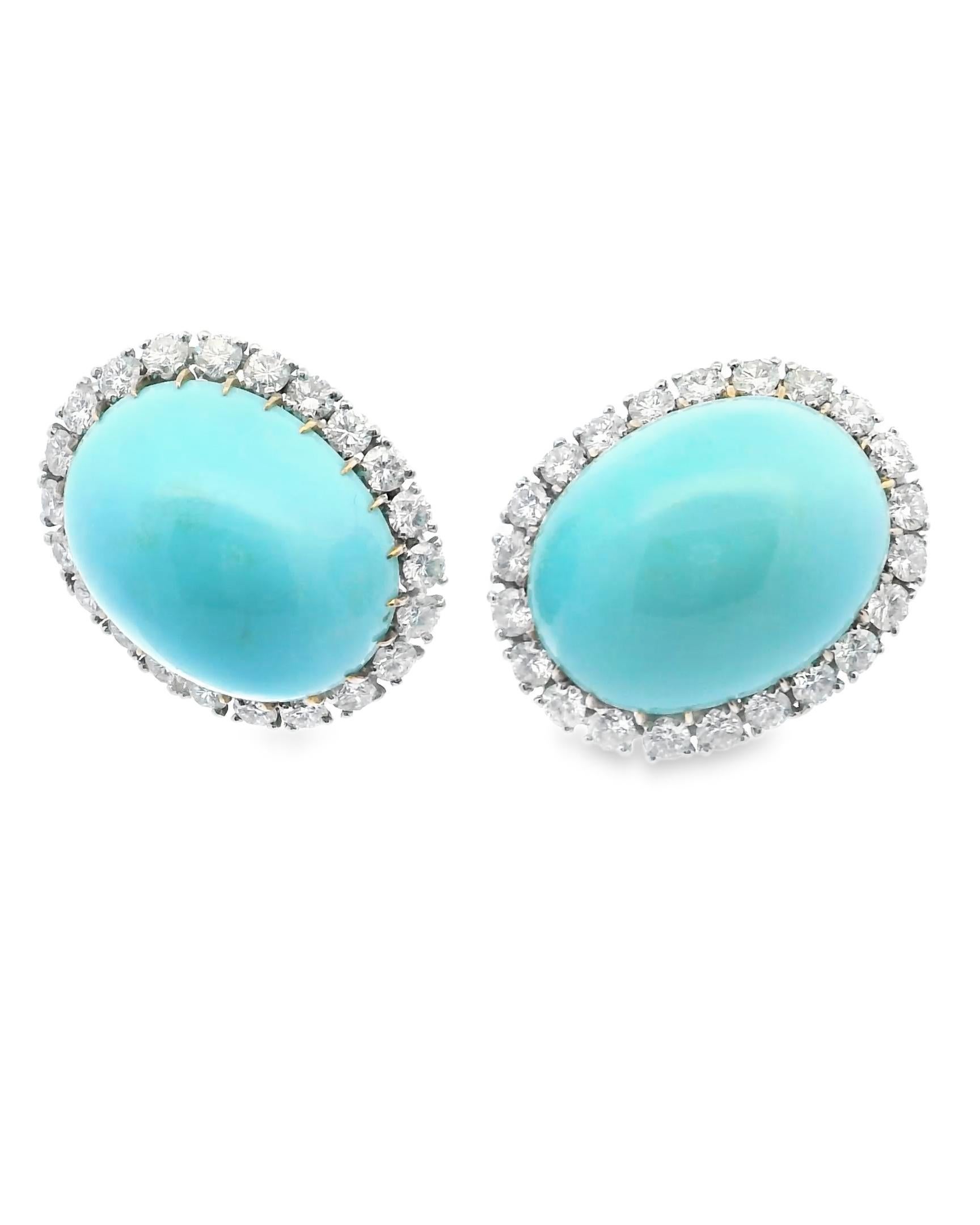 Cartier Paris  Circa 1950
Boucles d'oreilles en turquoise persane, diamant, platine et or 18k
Signé Cartier  N° 02989  Boîte d'origine

Il n'y a pas de couleur pareille...
Turquoise naturelle de Perse, cabochons ovales à l'éclat mat et intact. Le