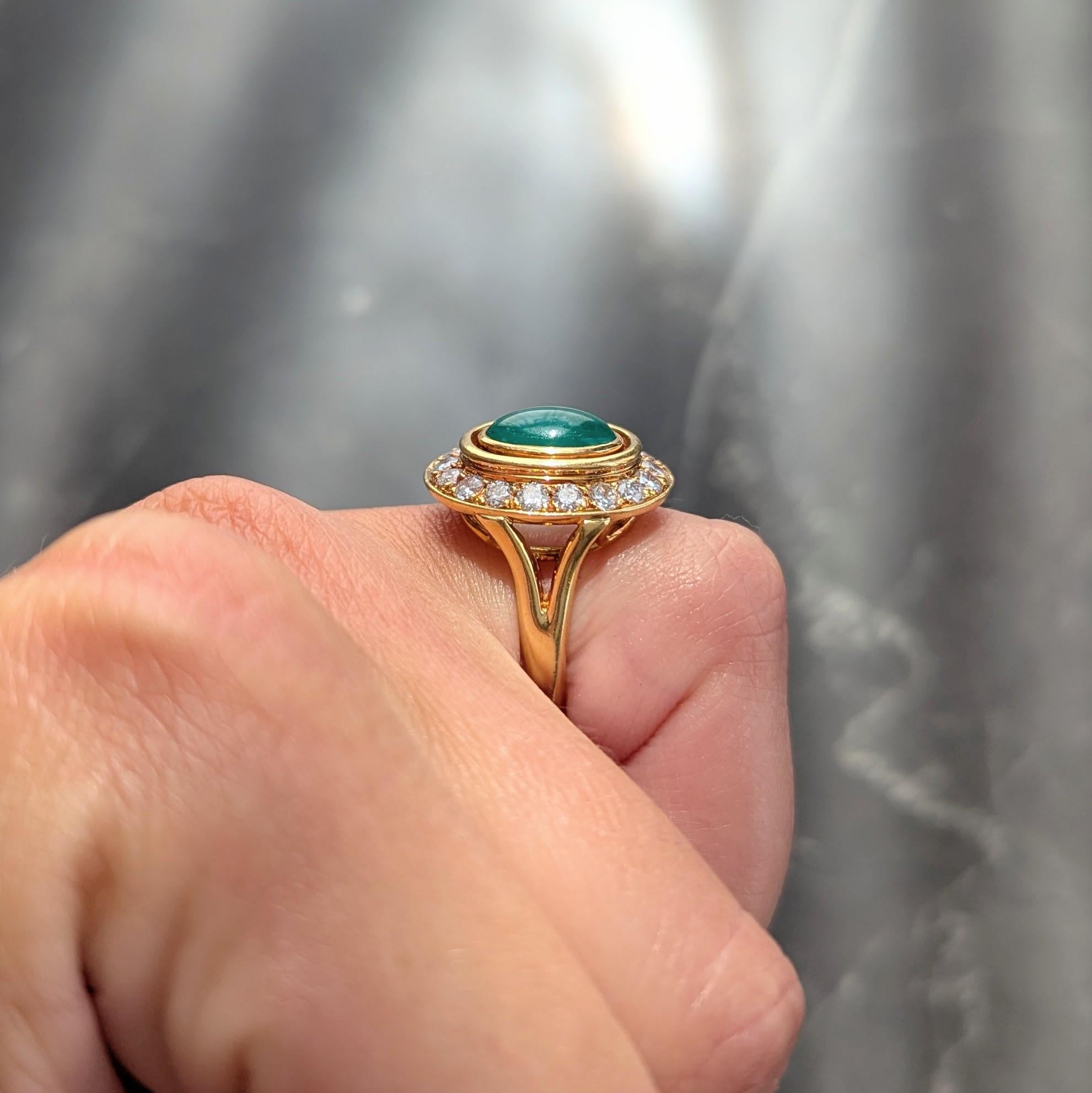 Cartier Paris 1960's Modern Cabochon Smaragd Diamant 18K Gold Vintage Halo Ring im Angebot 8
