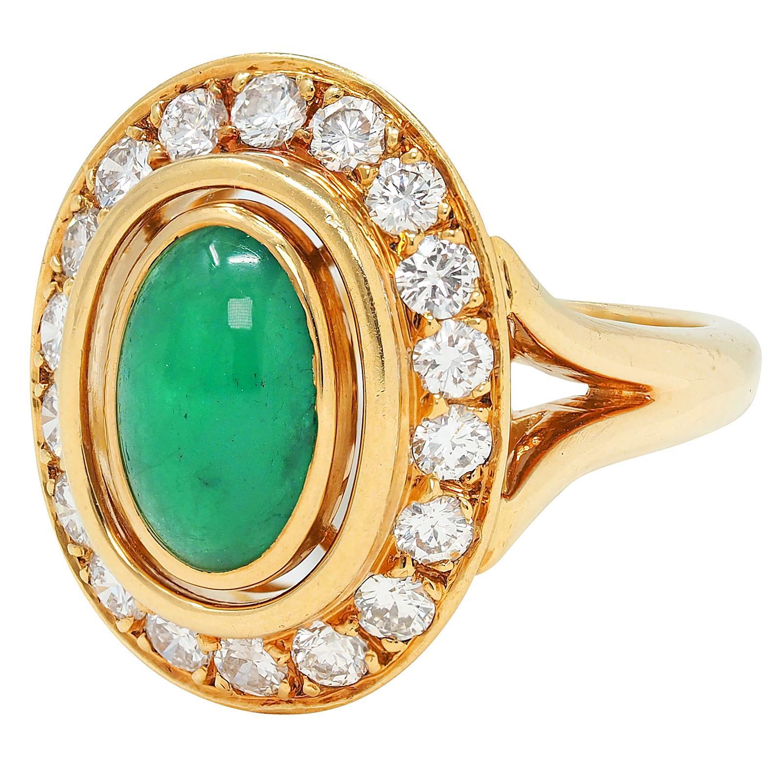 Cartier Paris 1960's Modern Cabochon Smaragd Diamant 18K Gold Vintage Halo Ring im Angebot 3