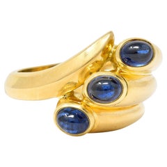 Cartier Paris 1960s Sapphire Cabochon 18 Karat Yellow Gold Three Stone Ring