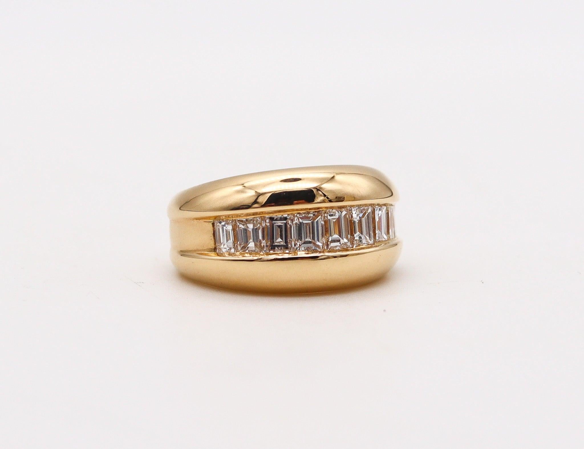Emerald Cut CARTIER Paris 1970 Band Ring In 18Kt Yellow Gold With 1.45 Ctw VVS Diamonds