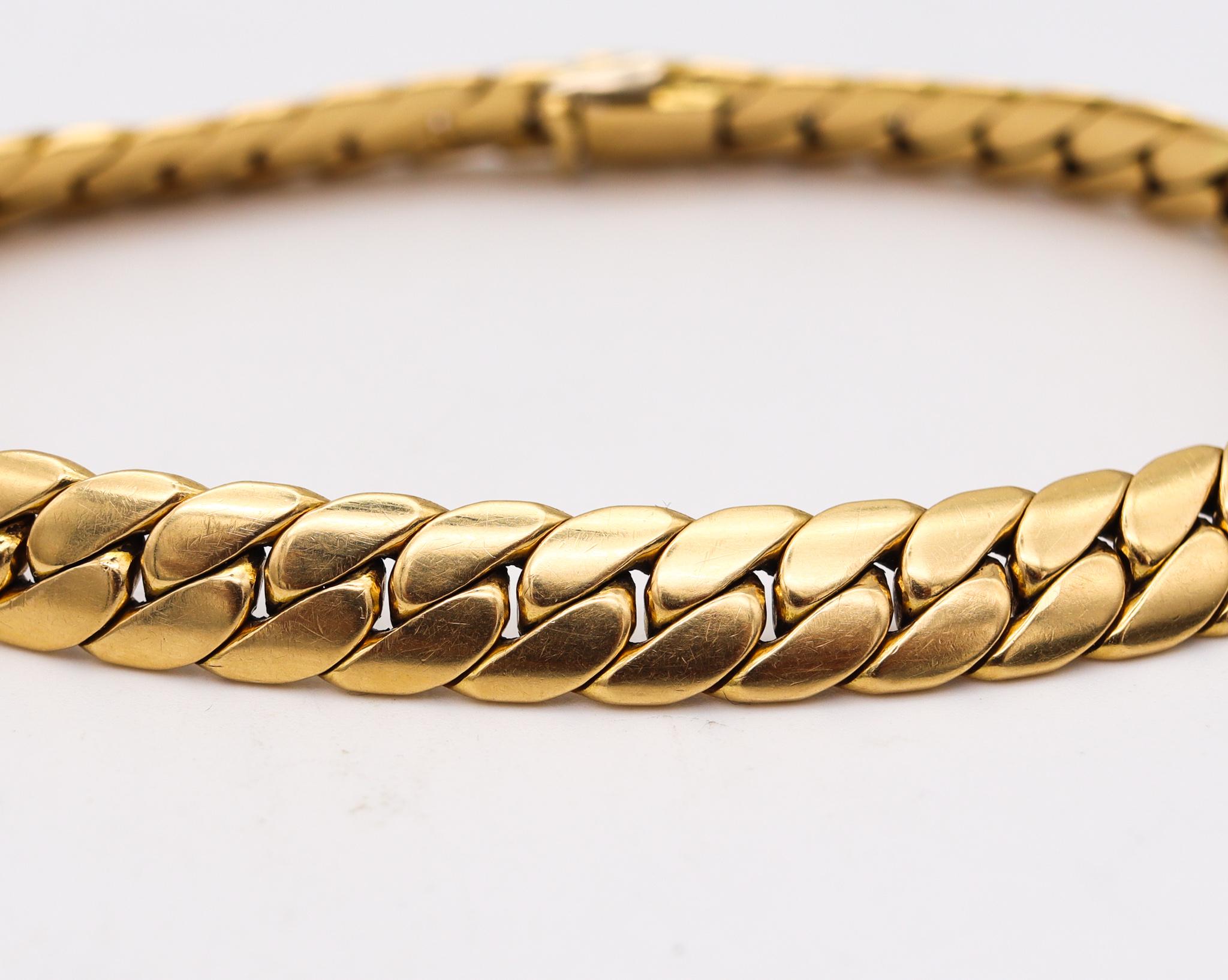 Cartier Paris 1970 Flat Curb Links Bold Bracelet In Solid 18Kt Yellow Gold In Excellent Condition In Miami, FL