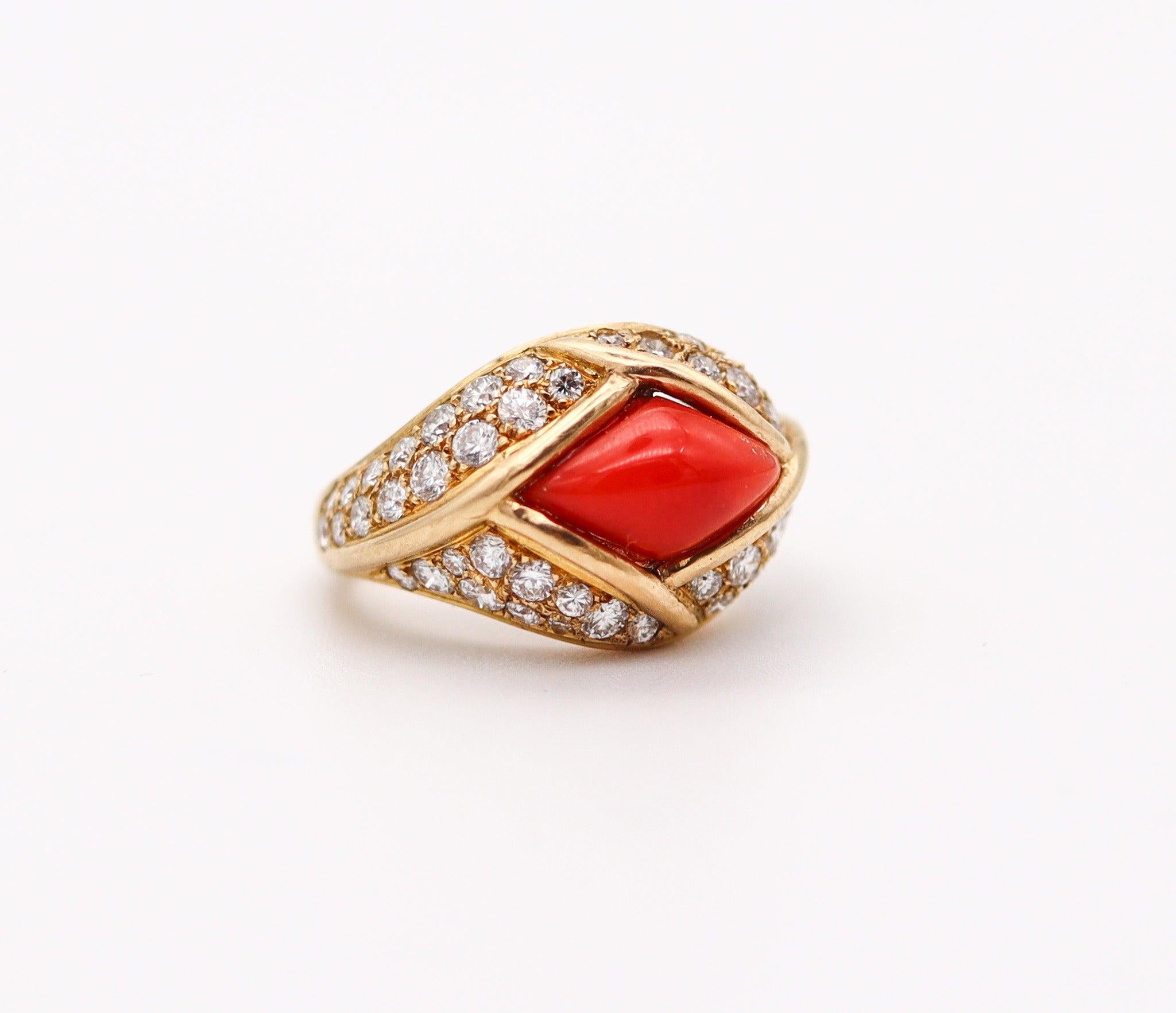 CARTIER Paris 1970 Ring In 18Kt Yellow Gold With 6.23 Cts In Diamonds & Coral In Excellent Condition For Sale In Miami, FL