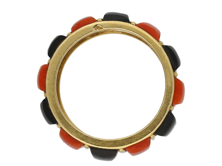 Cabochon Cartier Paris 1970s Coral Onyx Gold Band Ring For Sale