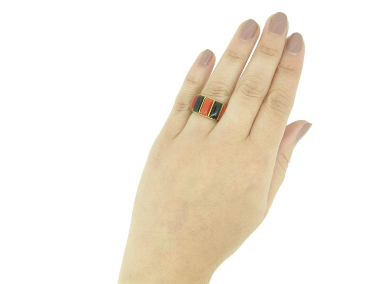 Cartier Paris 1970s Coral Onyx Gold Band Ring For Sale 3