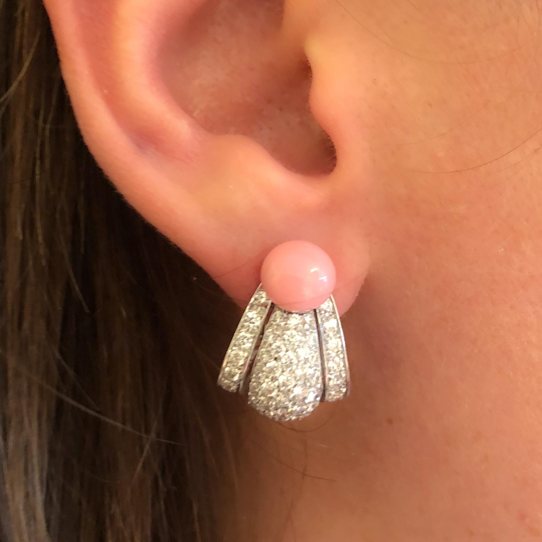 Cartier Paris 1980s Diamond Conch Pearl and Platinum Earrings In Excellent Condition In New York, NY
