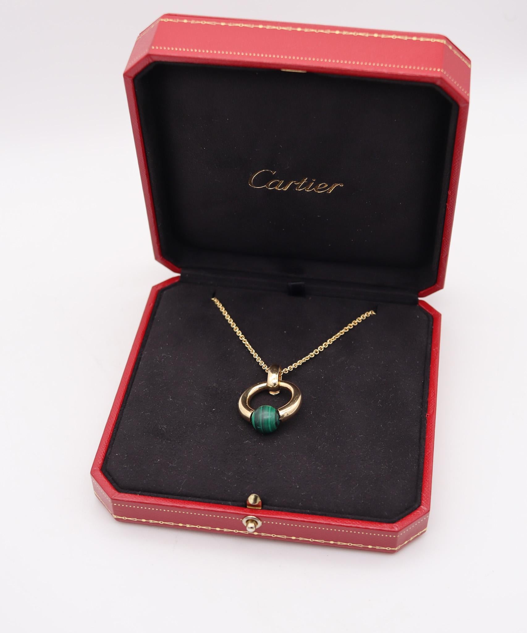 Cartier Paris 1994 Seltene Halskette mit Anhänger aus 18 Karat Gelbgold mit Malachit im Angebot 2