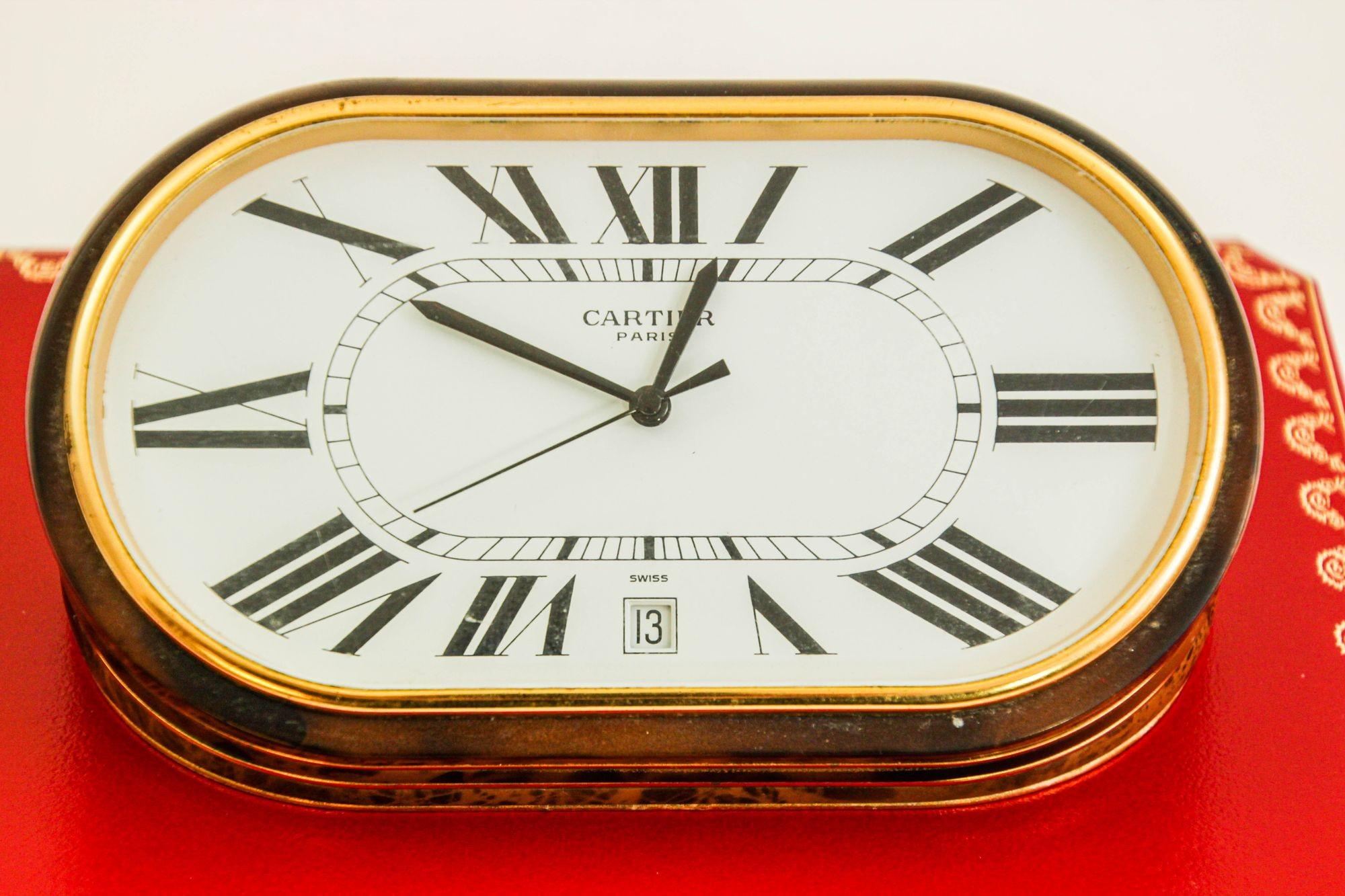 Reloj acordeón Cartier París con fecha y esfera blanca de números romanos Circa 1980 2
