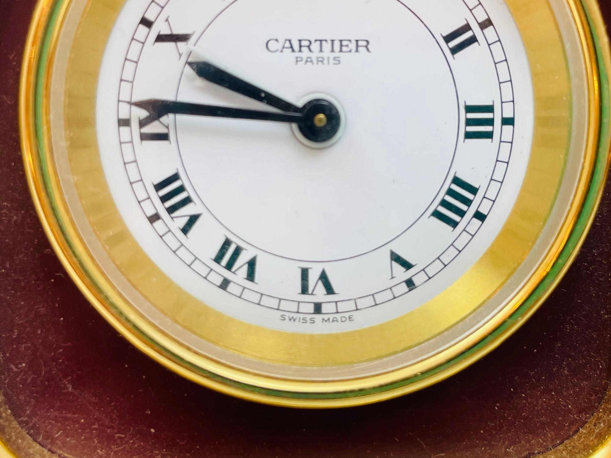 XX secolo Cartier Paris Art Deco Orologio da tavolo da viaggio placcato oro 24 carati in vendita