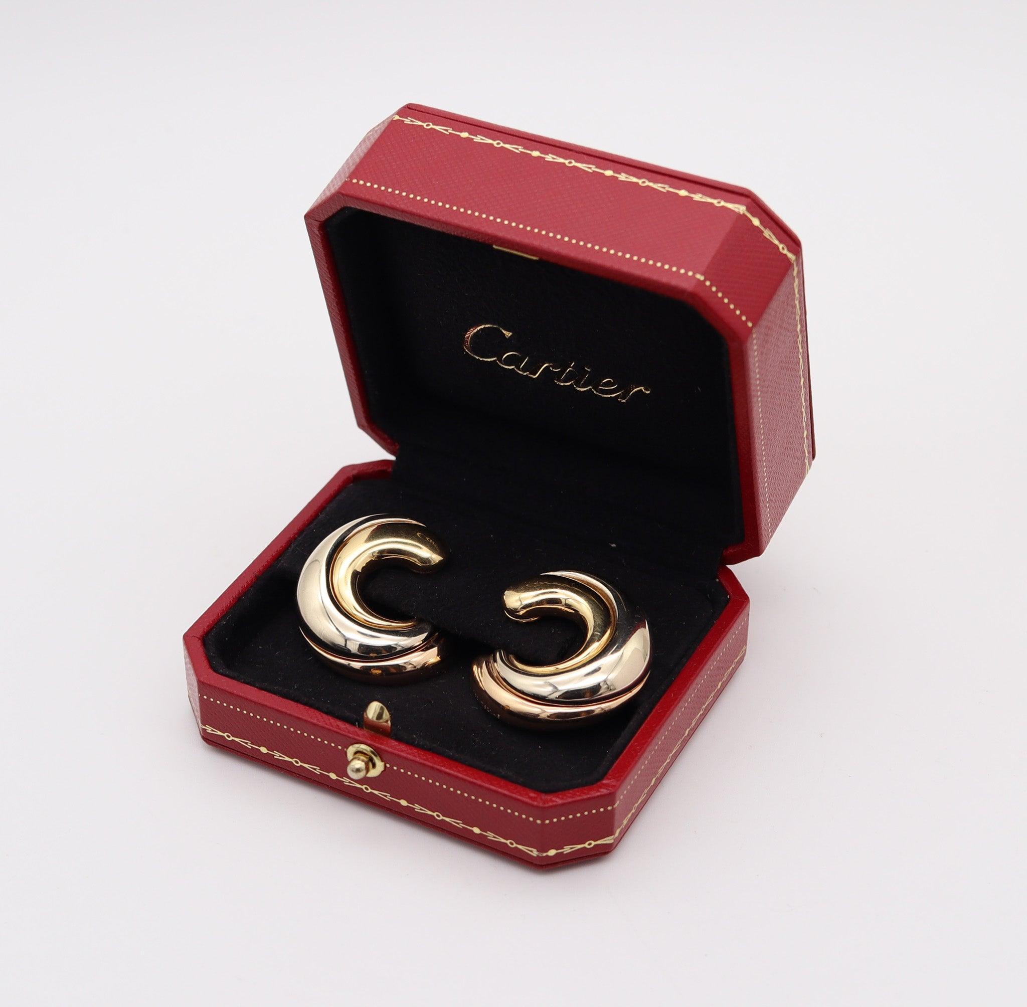 Modernist CARTIER Paris Bold Clips-On Hoops Earrings In Three Tones Of Solid 18Kt Gold For Sale