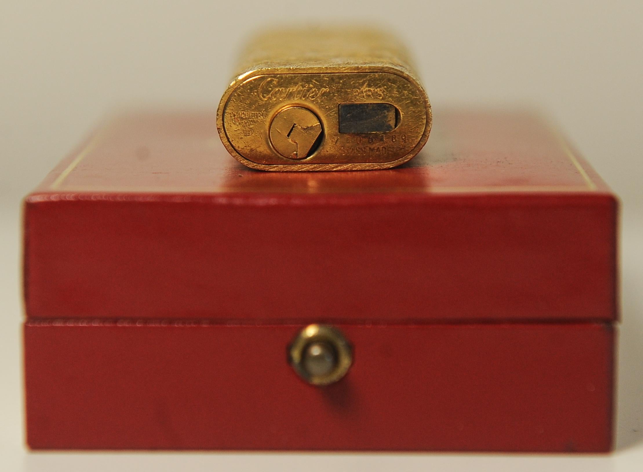 Cartier 18ct Gold Plate Rare Bark Design Cigarette Lighter In Cartier Box In Good Condition For Sale In Reading, Berkshire