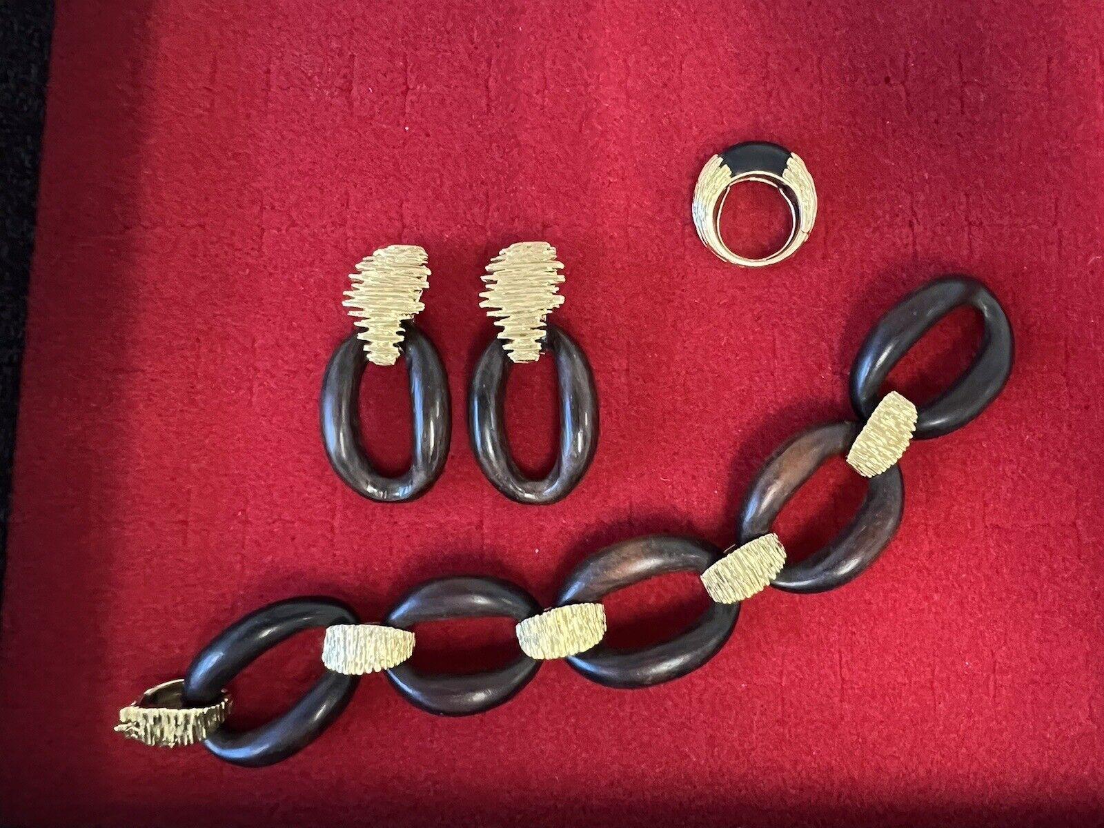Women's or Men's CARTIER PARIS by Pery Et Fils 18k YG & Wood Bracelet, Earrings & Ring Set Rare For Sale