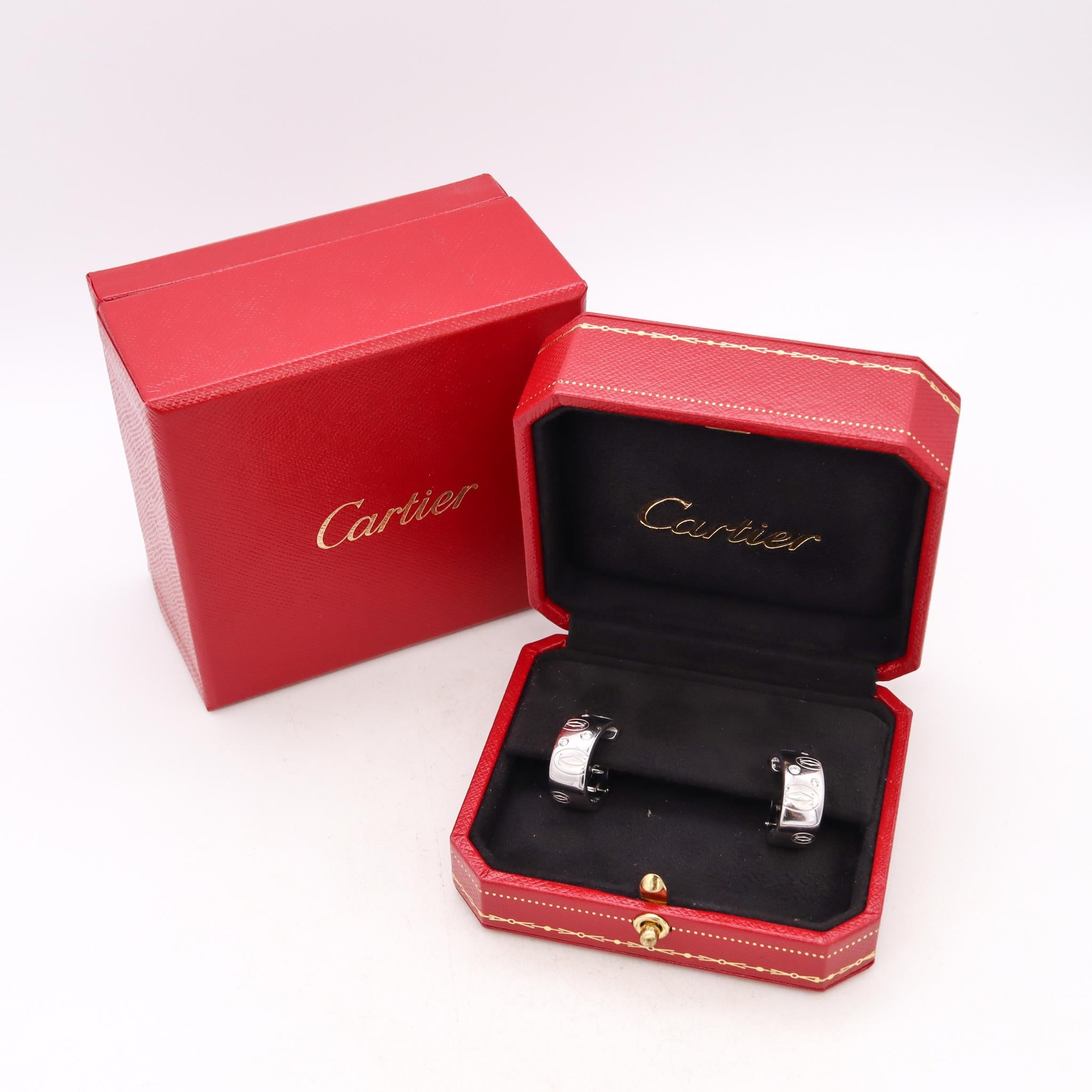 Cartier Paris C De Cartier Clips d'oreilles Huggies en or 18 carats et diamants VVS en vente 1