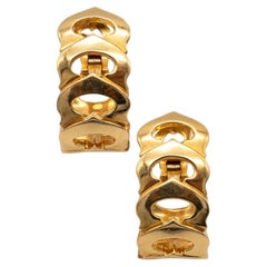 Grande paire de boucles d'oreilles Cartier Paris C de Cartier en or jaune massif 18 carats