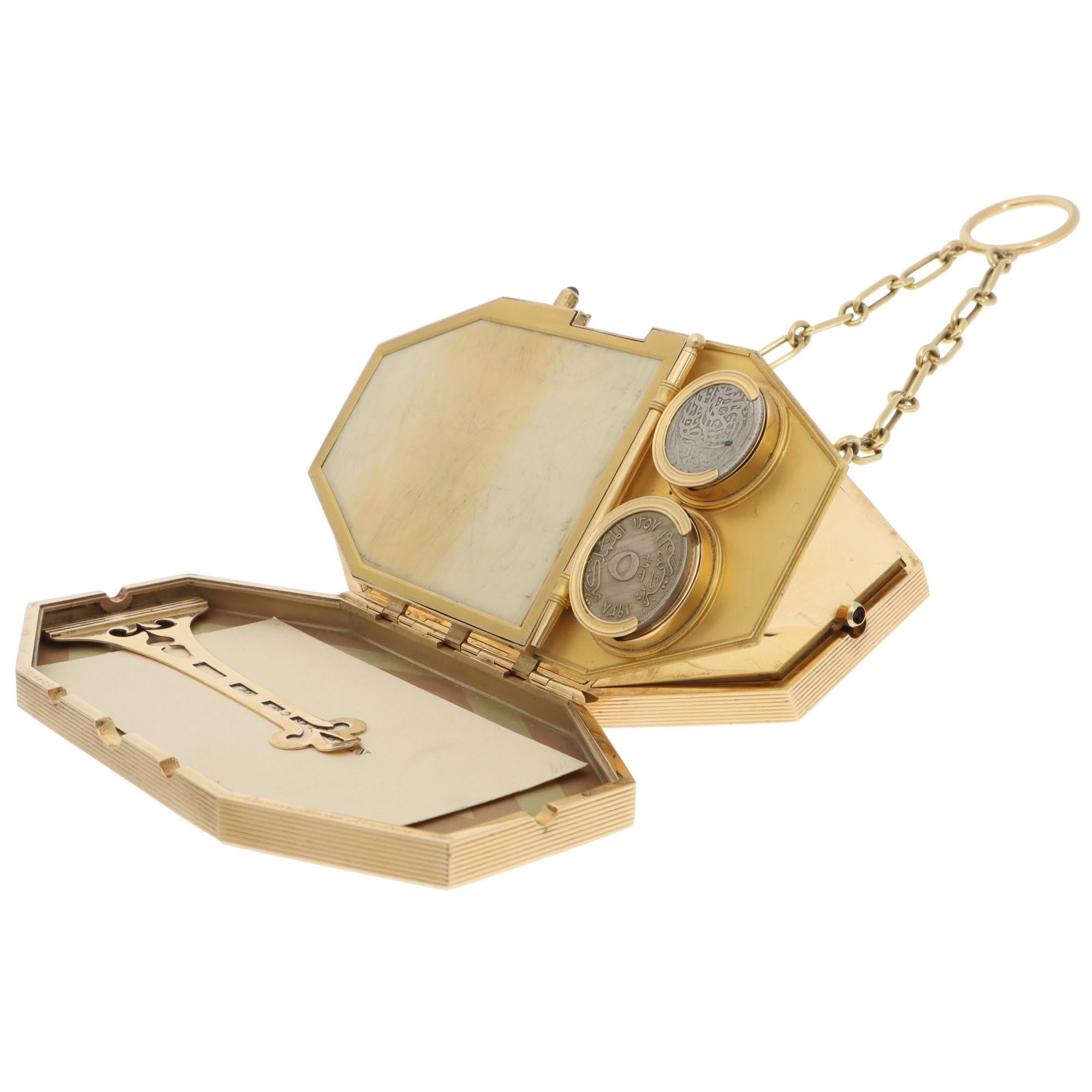 Taille cabochon Cartier Paris Vanity Case Art Déco des années 1920 en or 18 carats en vente