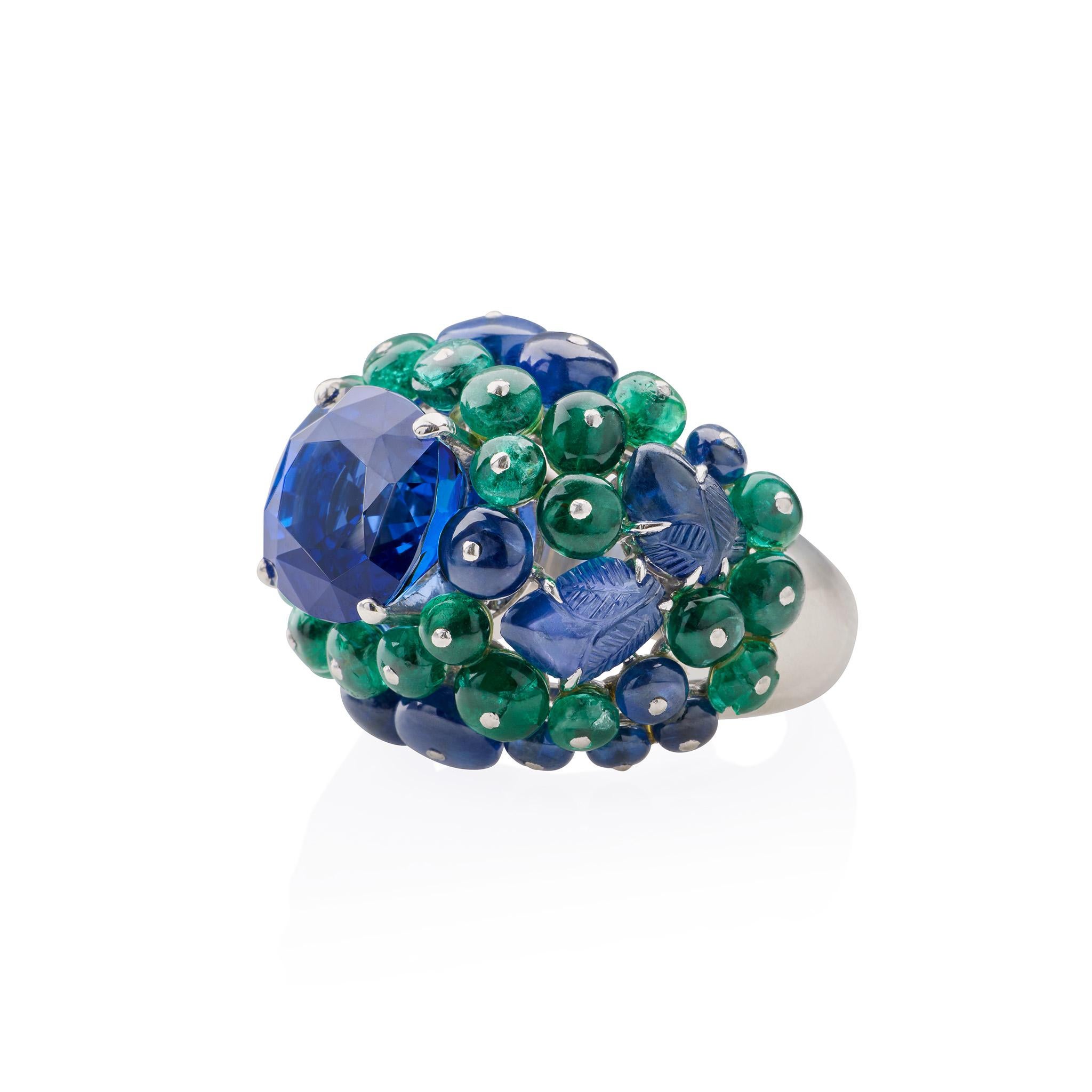 Cushion Cut Cartier Paris Ceylon Sapphire and Emerald Boule Ring For Sale