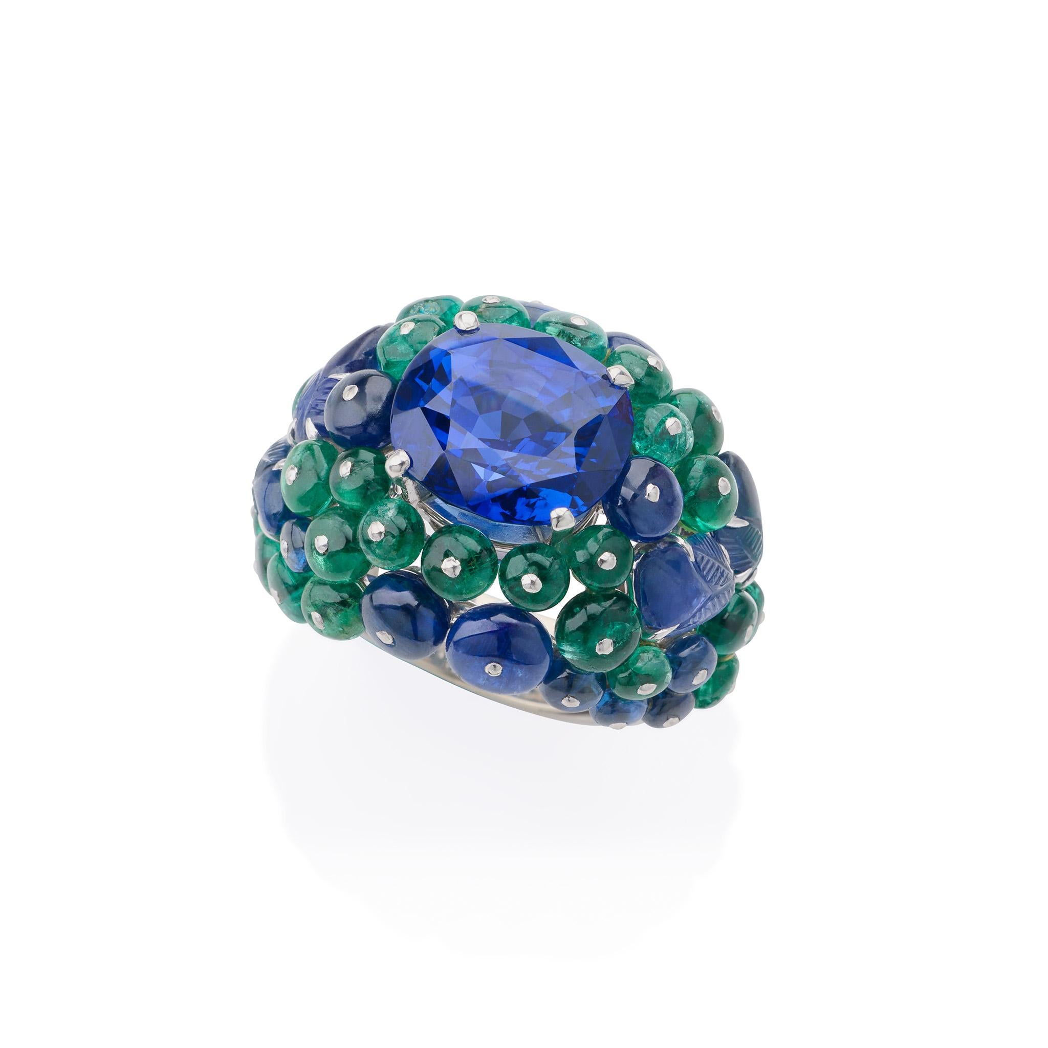 Women's or Men's Cartier Paris Ceylon Sapphire and Emerald Boule Ring For Sale