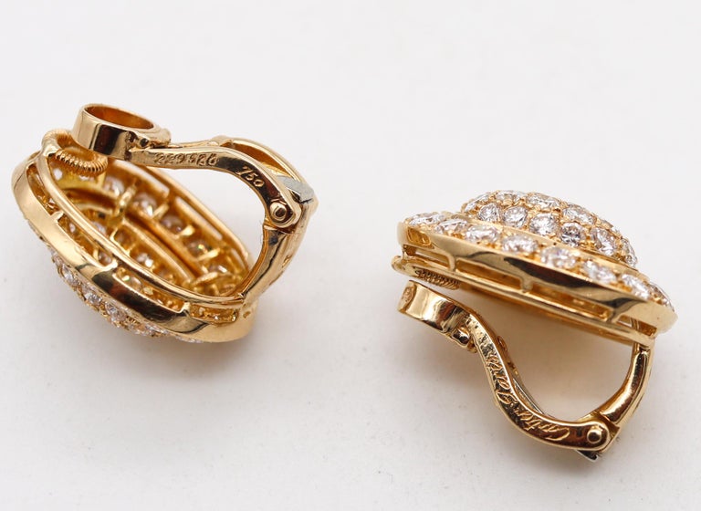 Cartier Paris Clip Earrings in 18kt Yellow Gold with 4.42 Cts in VS Diamonds Box For Sale 1