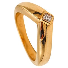 Vintage Cartier Paris Contemporary V Shaped Ring in 18Kt Yellow Gold with VS Diamond Box