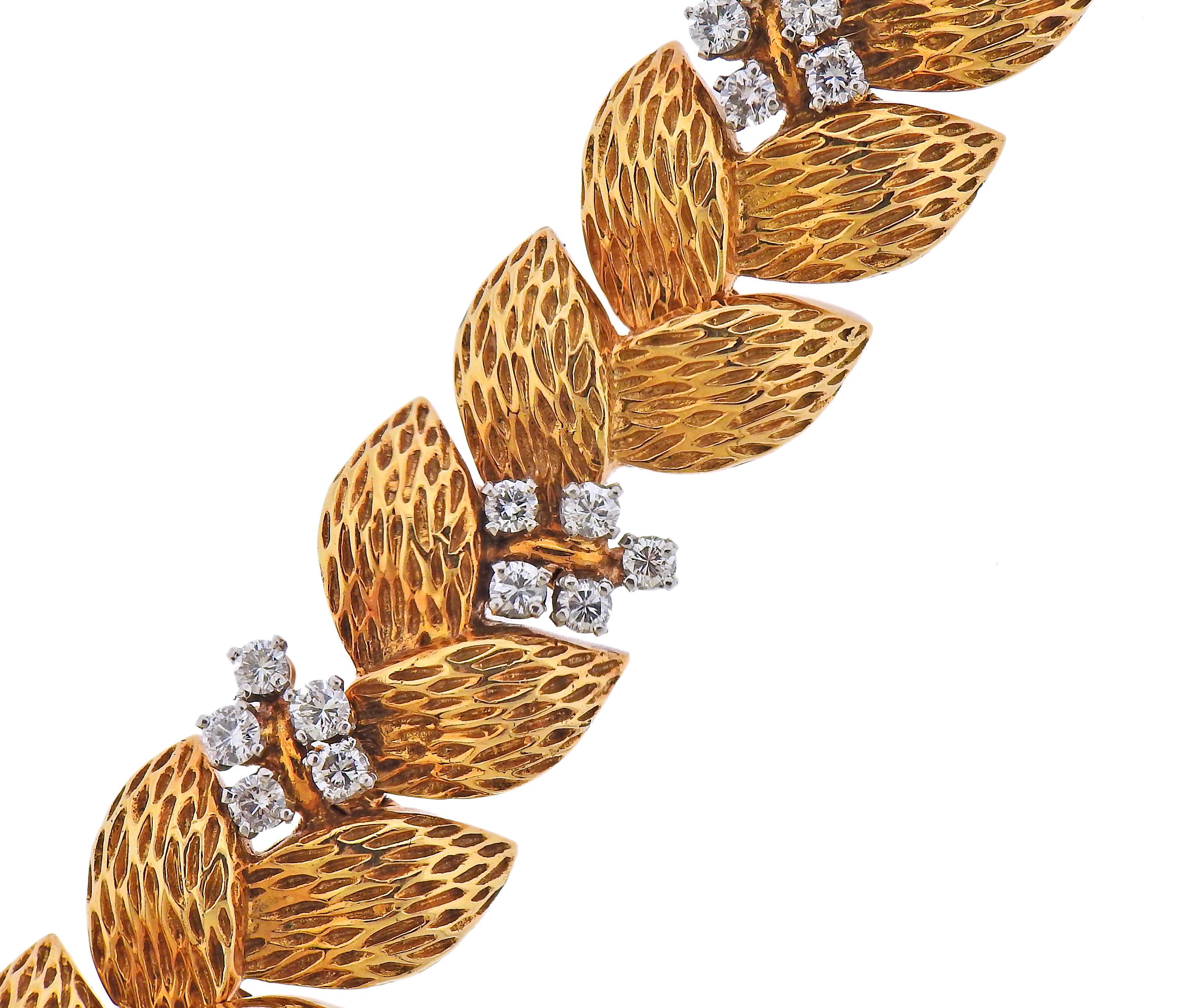 Bracelet Cartier Paris des années 1960, réalisé en or jaune 18k avec environ 2,50cts de diamants. Le bracelet mesure 7