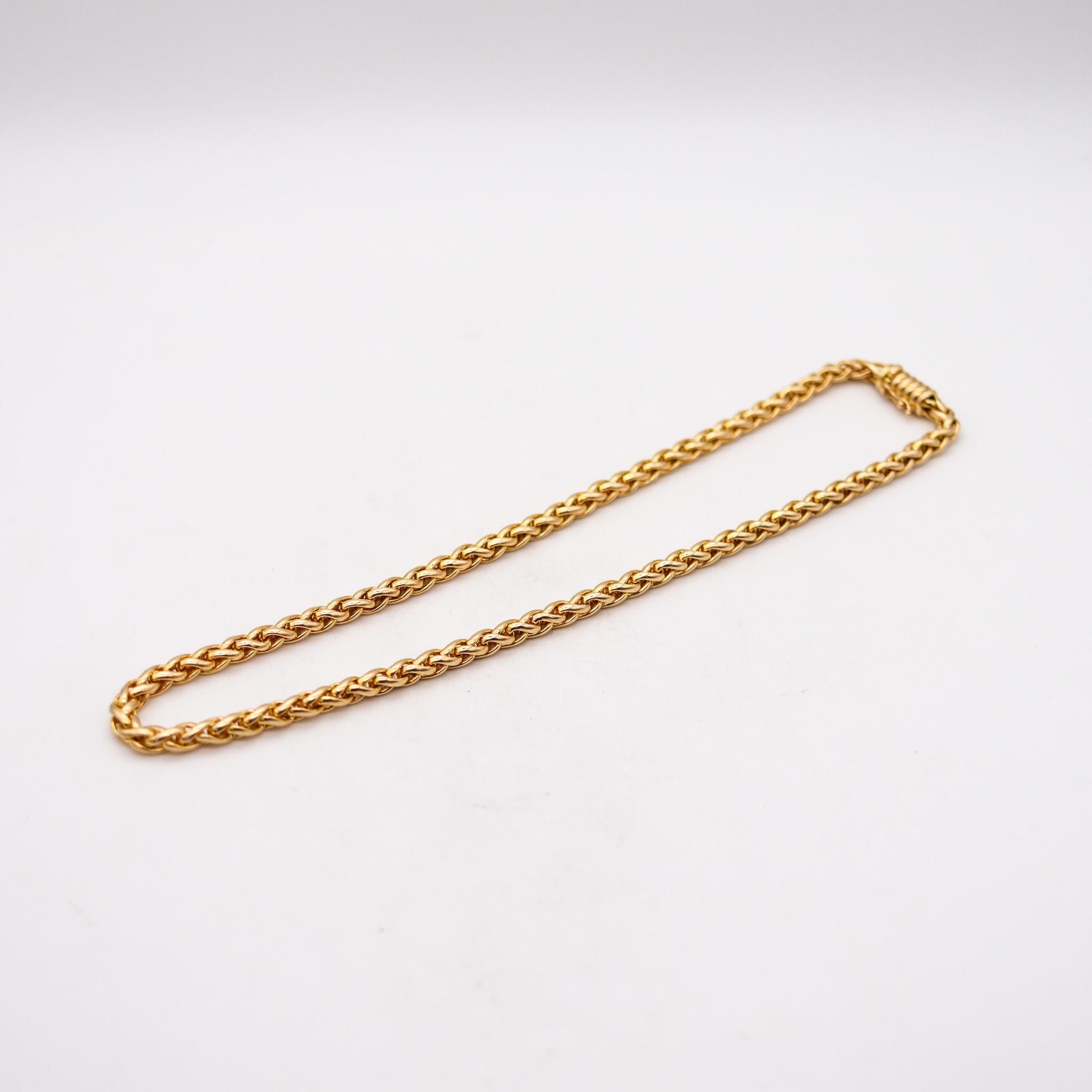 Modern Cartier Paris Fabulous Necklace Chain In Solid 18Kt Yellow Gold With Red Pouch
