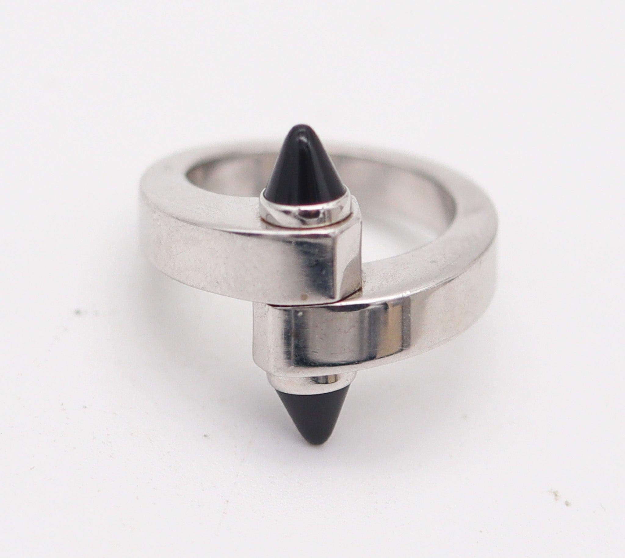 Cartier Paris Anello geometrico Menotte Bypass in oro 18Kt con onice nera Sz 51 in vendita 1