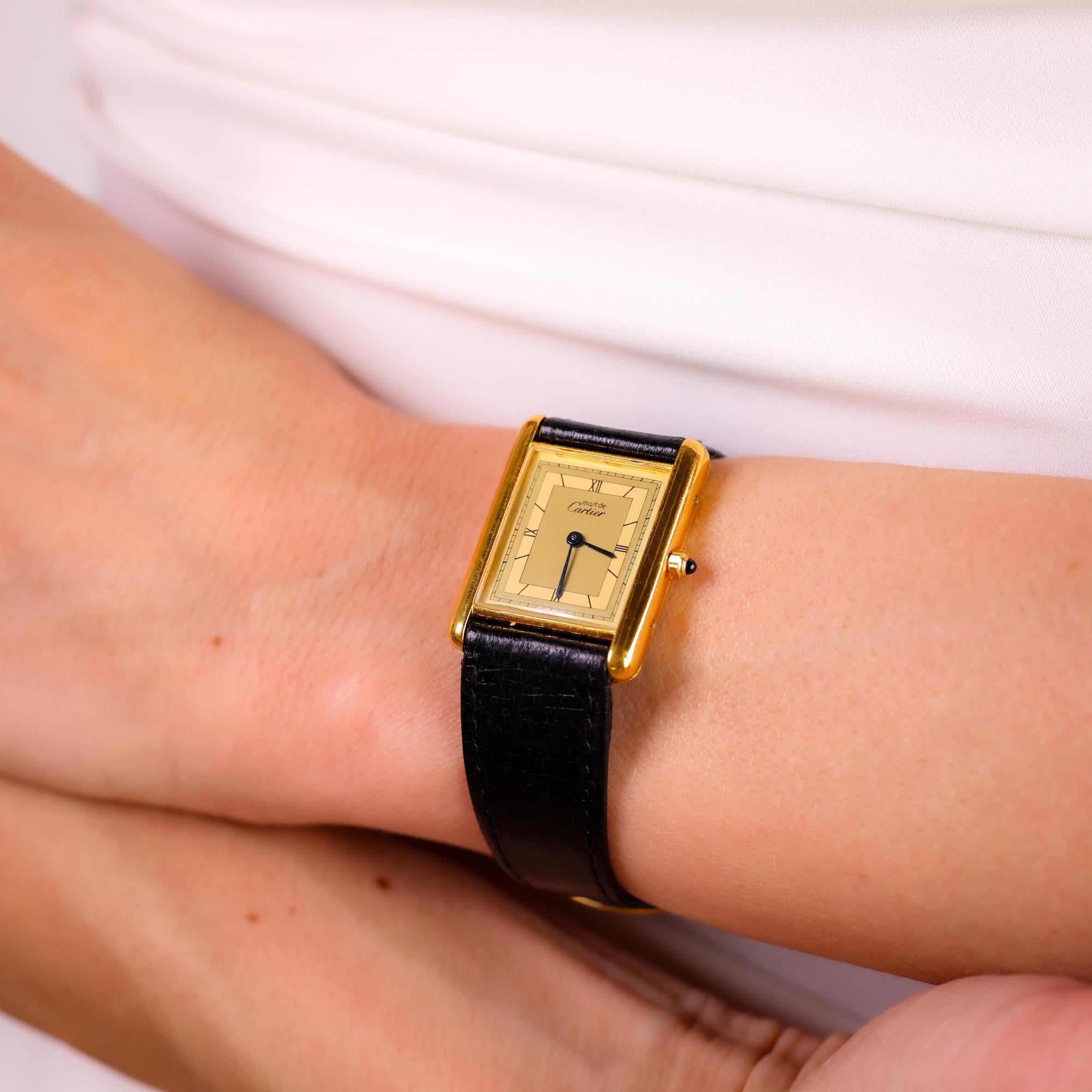 Reloj Tank Cartier París chapado en oro en Excelente Estado en Beverly Hills, CA
