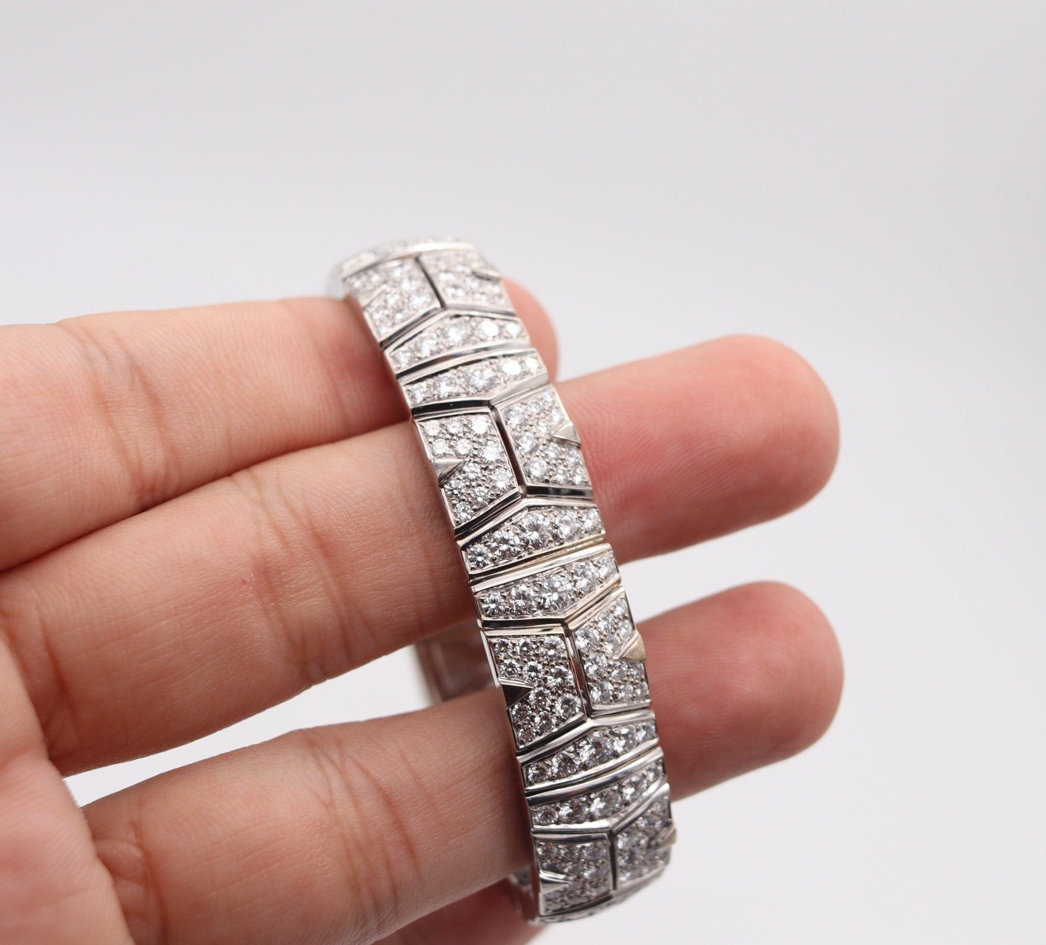CARTIER Paris-London Flexible Bracelet In 18Kt White Gold With 15.96 Ctw Diamond Corte brillante en venta