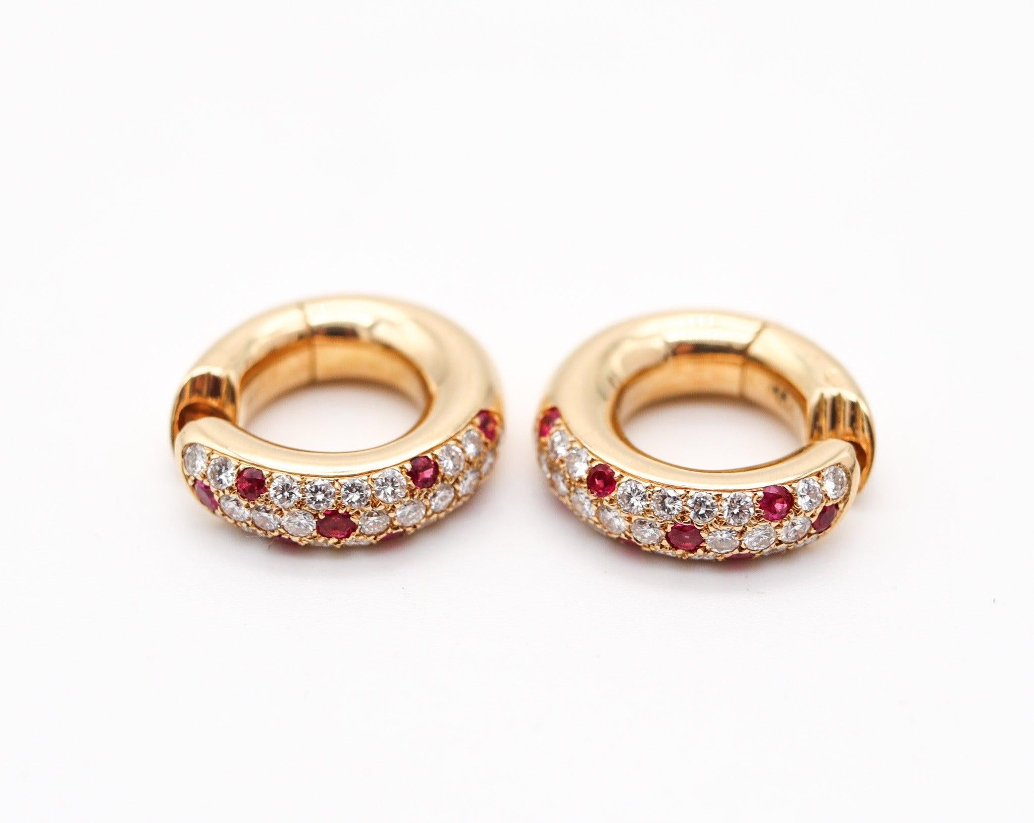 Taglio rotondo Cartier Paris Orecchini a cerchio Mimi in oro 18Kt con 2,24 carati di rubini e diamanti in vendita