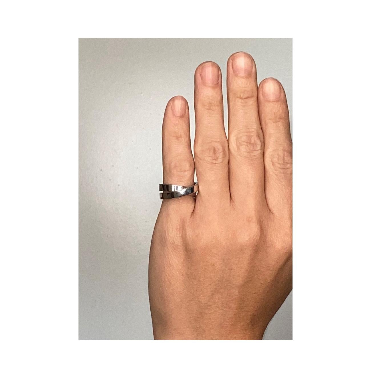 Cartier Paris Modern Nouvelle Bague Twisted Ring in Solid 18Kt White Gold For Sale 3