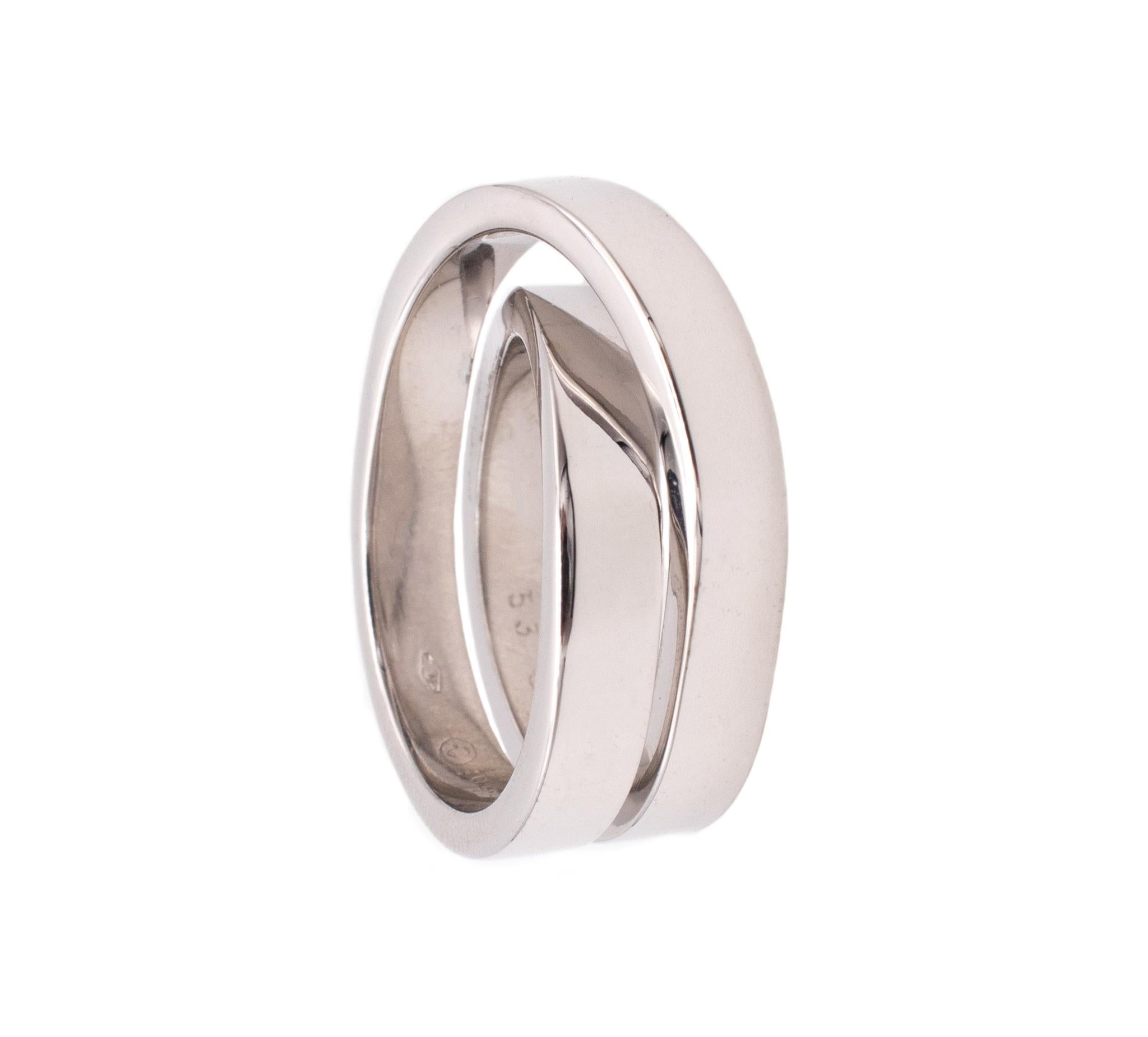 Cartier Paris Modern Nouvelle Bague Twisted Ring in Solid 18Kt White Gold For Sale 1