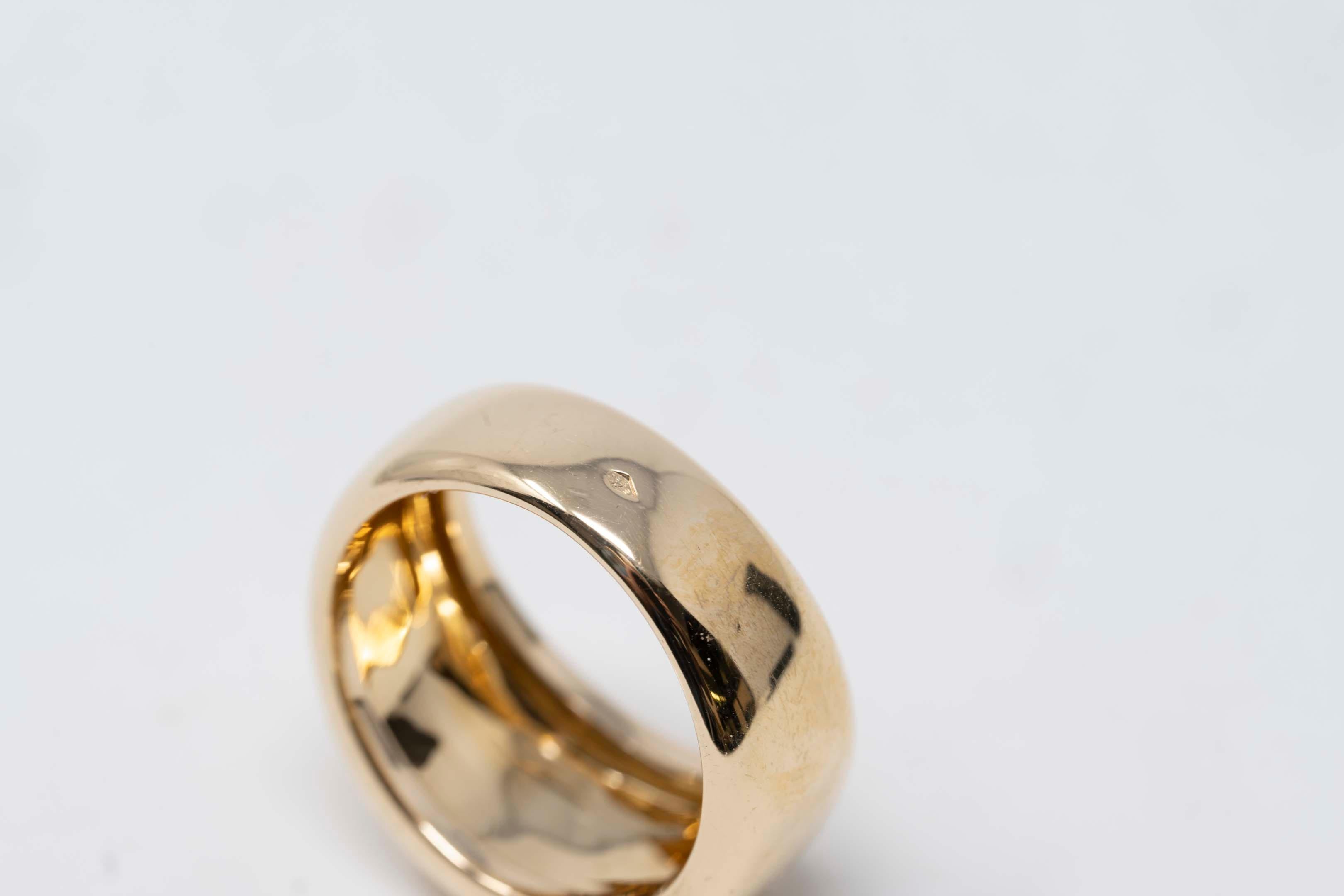 Modern Cartier Paris Nouvelle Vague 750 Yellow Gold Men's Domed Ring For Sale