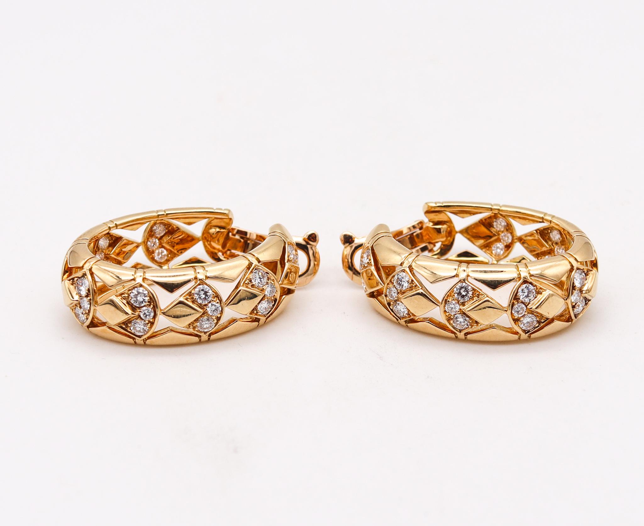 Brilliant Cut Cartier Paris Oval Hoops Earrings in 18Kt Yellow Gold with 2.84 Cts VVS Diamonds For Sale