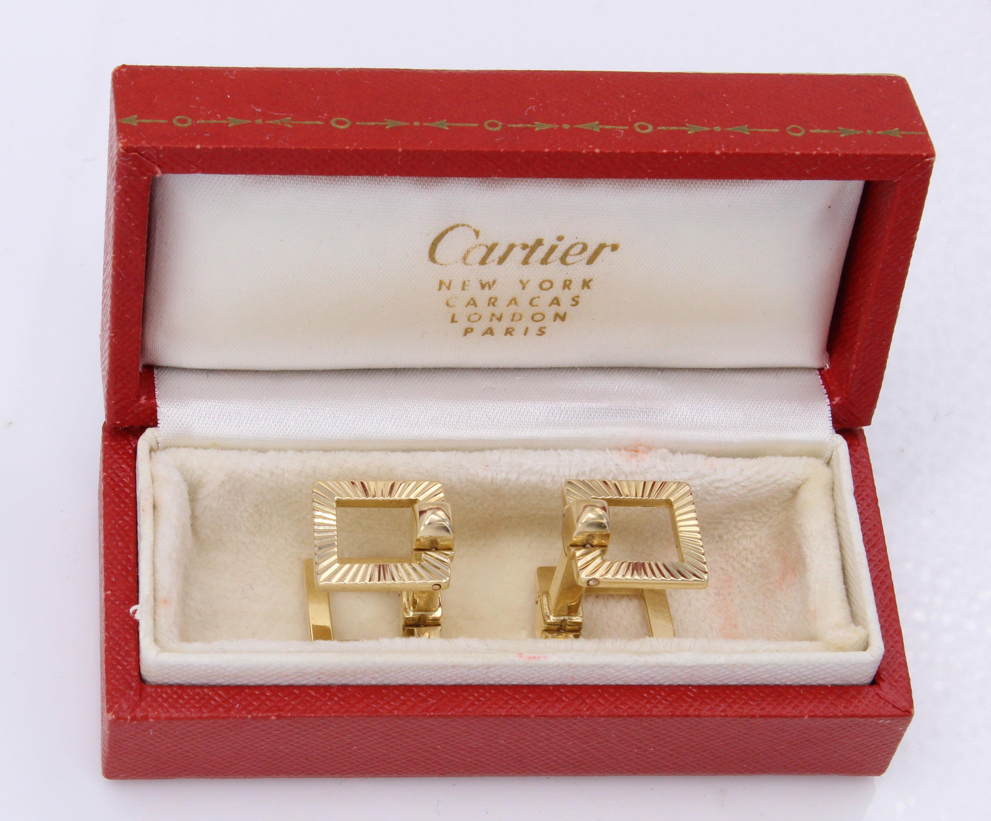 Cartier Paris Retro 18 Karat Gold Cuff Links In Excellent Condition In New York, NY
