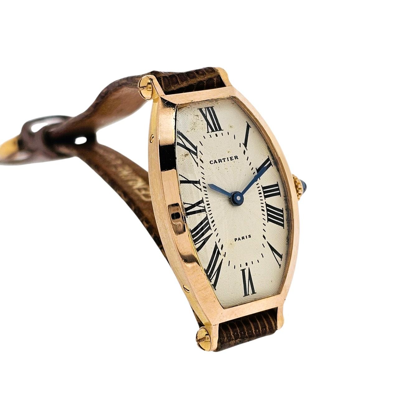 Cartier Paris Roségold Tonneau geformte große Damenuhr.  Ca. 1996 für Damen oder Herren im Angebot