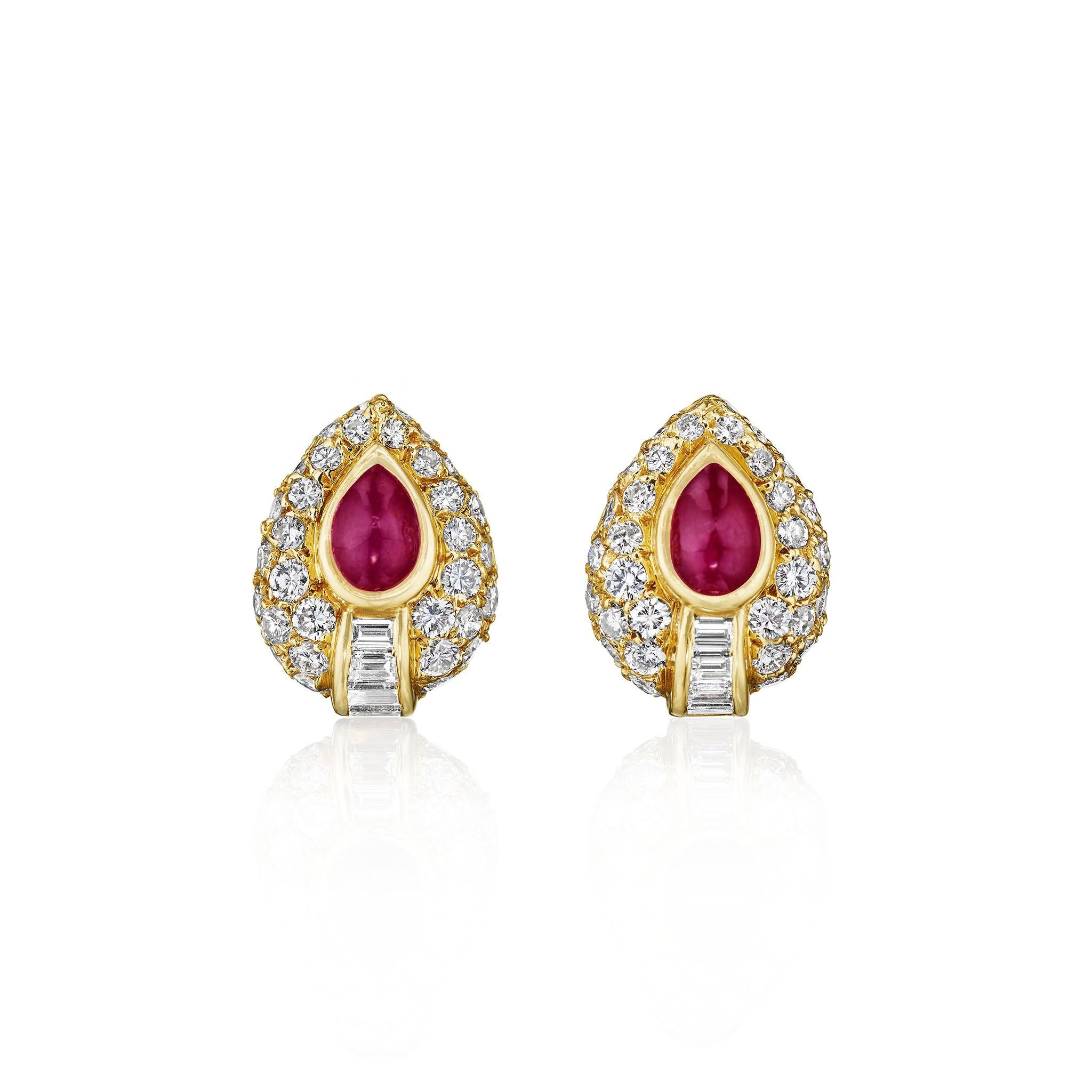Boucles d'oreilles à clip en rubis et diamants de Cartier Paris Excellent état à New York, NY