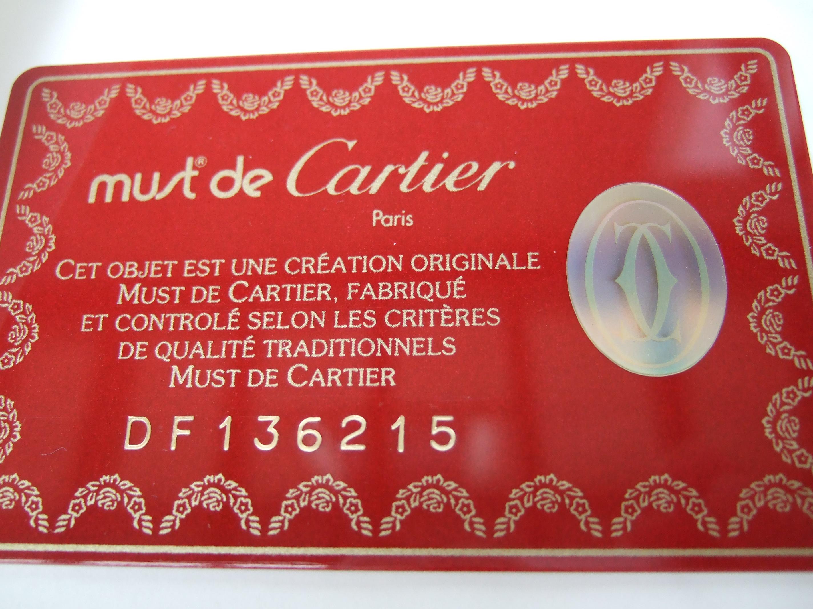 Cartier Paris - Écharpe en soie roulée à la main dans une boîte Cartier des années 1990 32 x 34  en vente 5