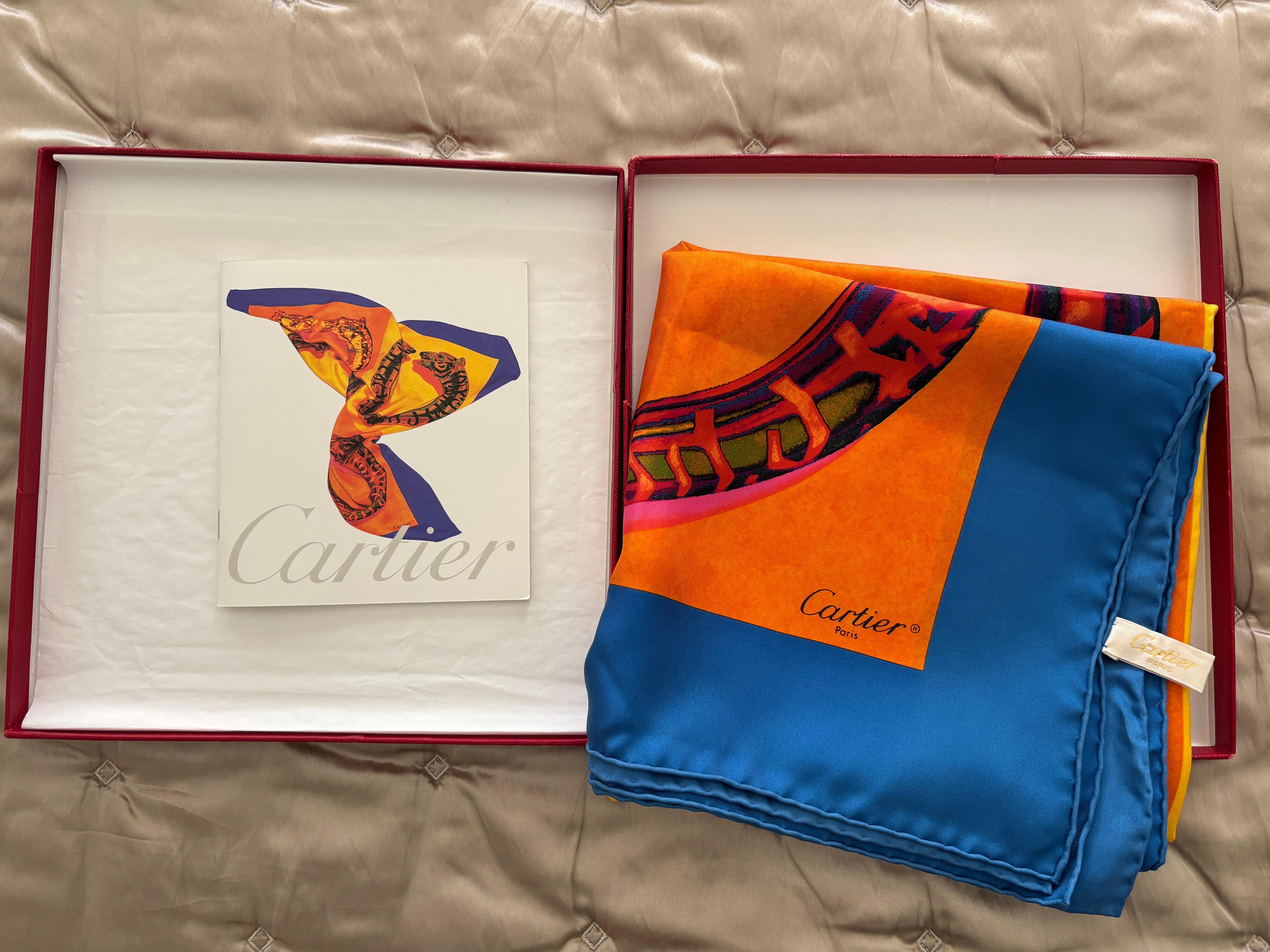 CARTIER Paris Bracelets de panthères bleues et jaunes en foulard de soie en vente 6