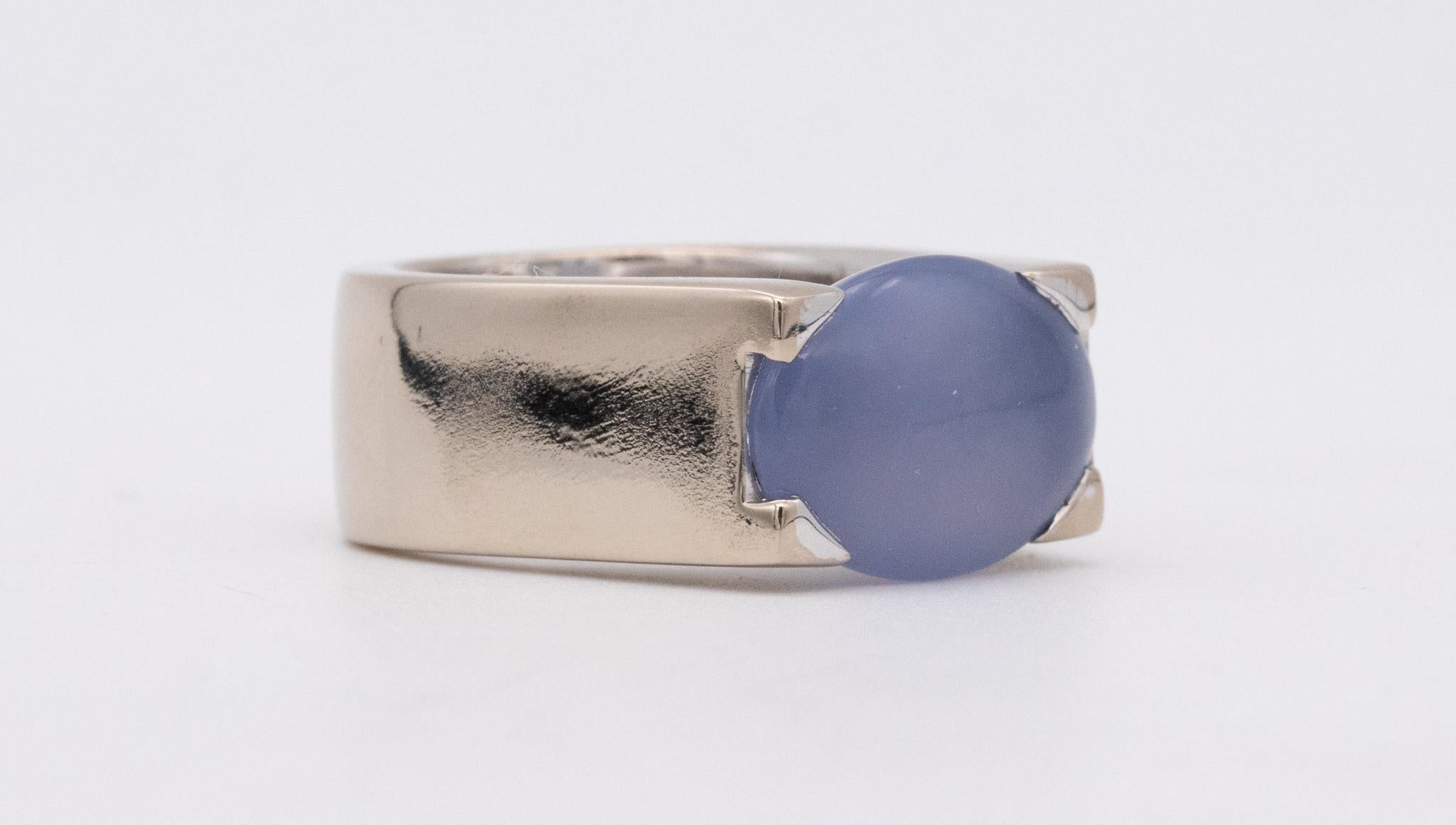 Contemporary Cartier Paris Tankissine Chevalier Ring 18Kt Gold 8.65 Cts Blue Gray Chalcedony For Sale