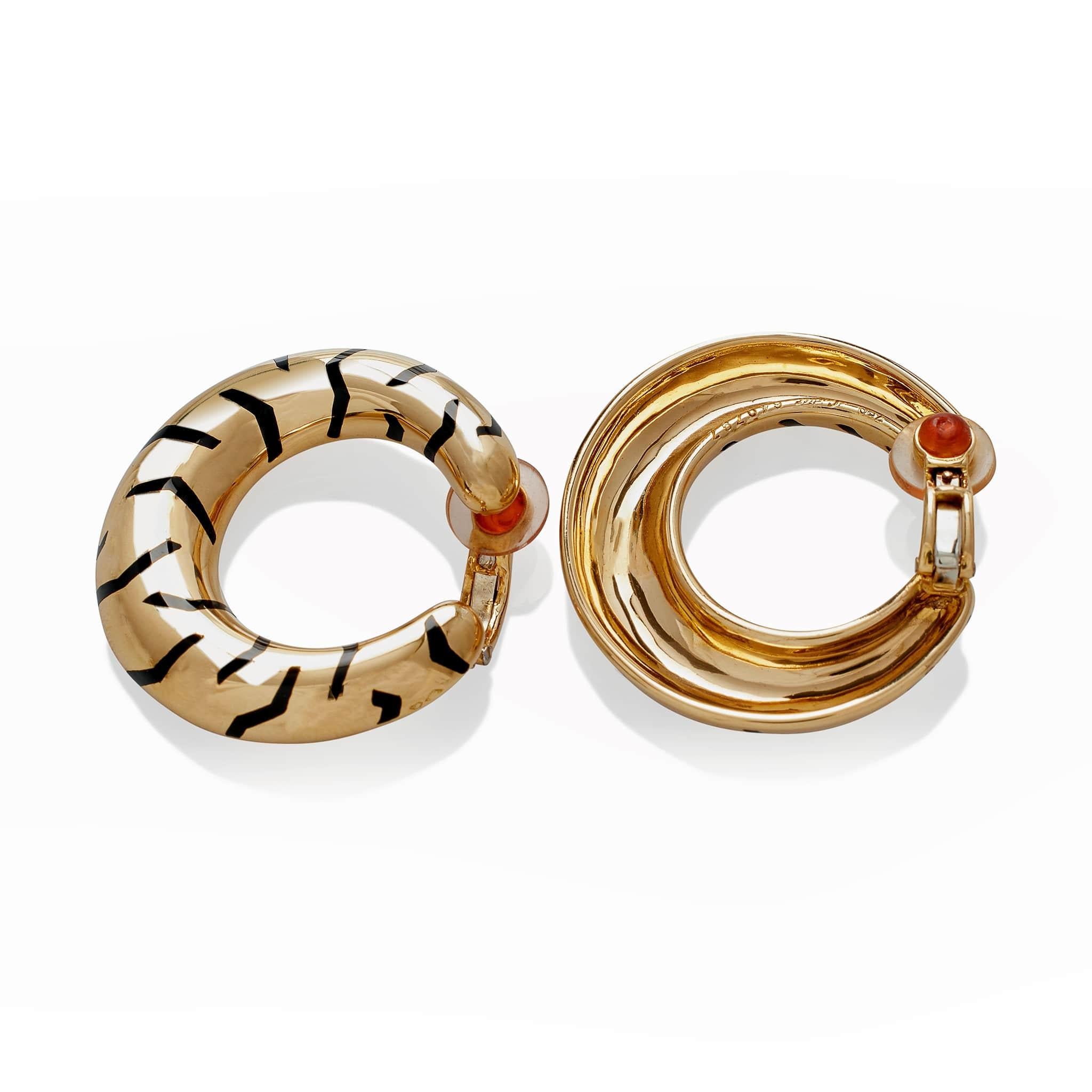 Cartier Paris Tiger Stripe Hoop Earrings In Excellent Condition For Sale In New York, NY