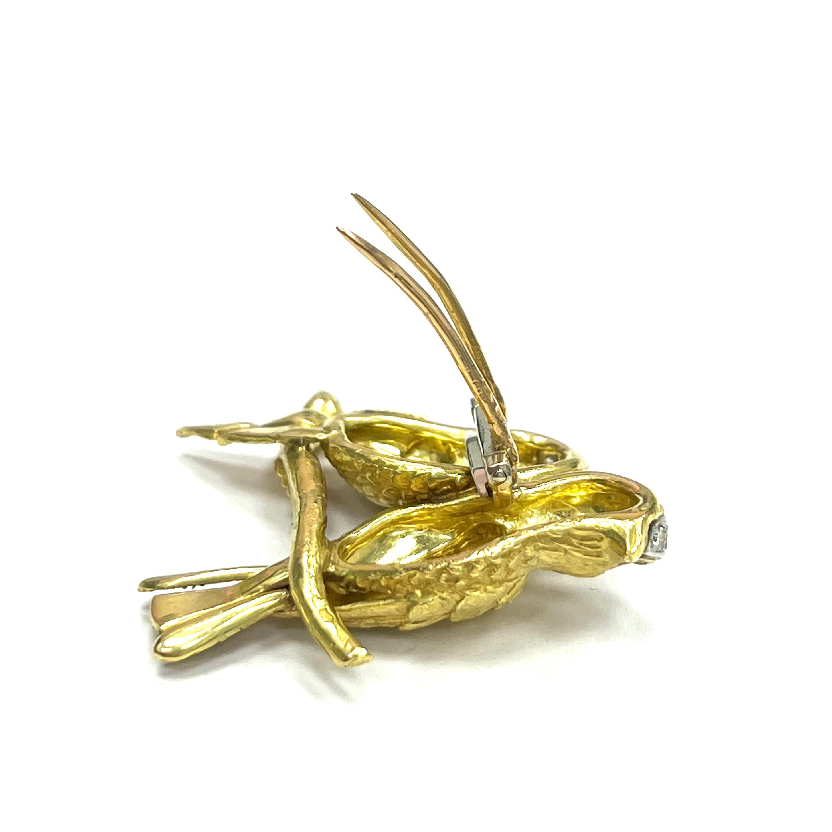 Cartier Paris Two Birds Yellow Gold Brooch In Excellent Condition For Sale In New York, NY