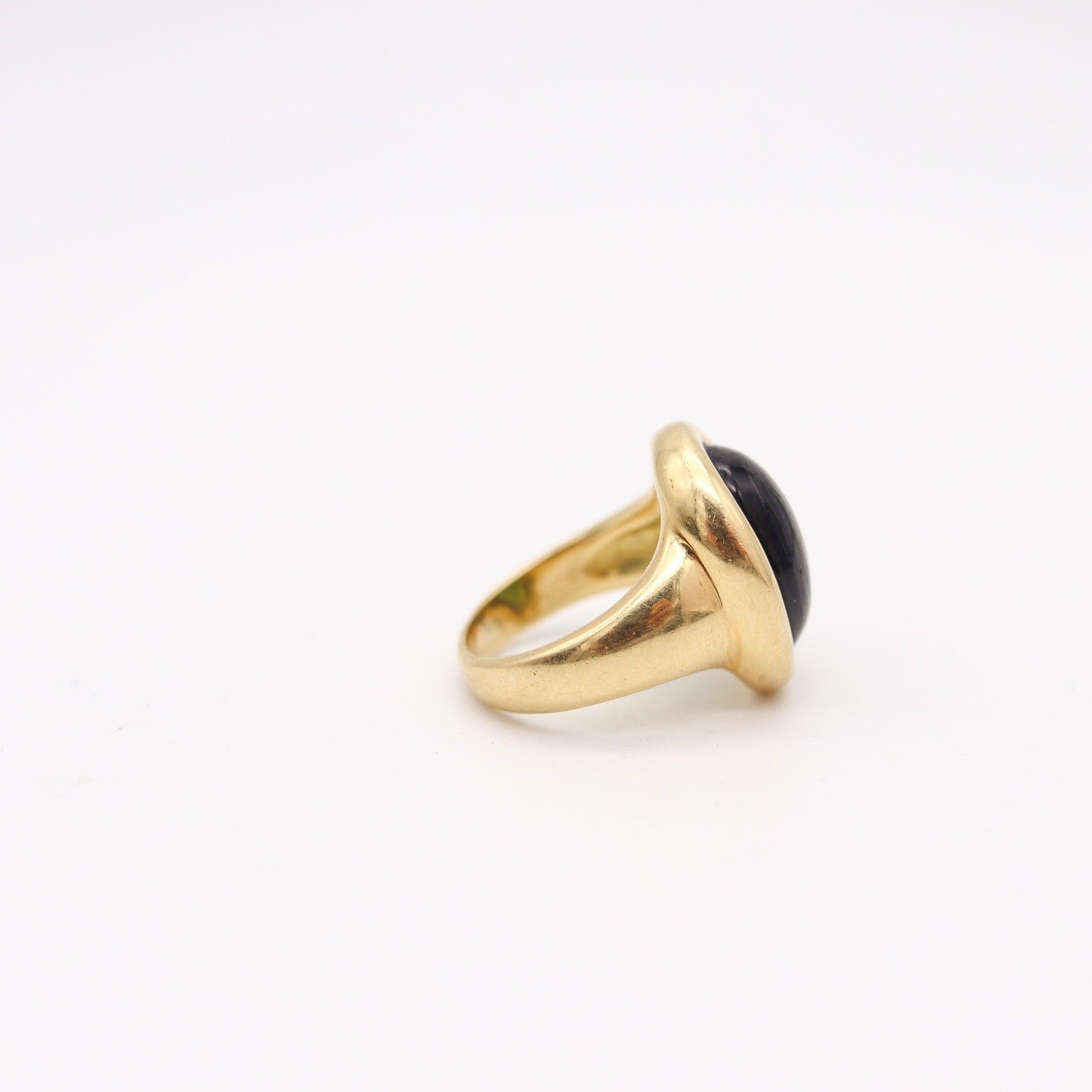 Taille cabochon CARTIER Paris Vintage Bague Cocktail en Or Jaune massif 18Kt & Tourmaline Verte en vente