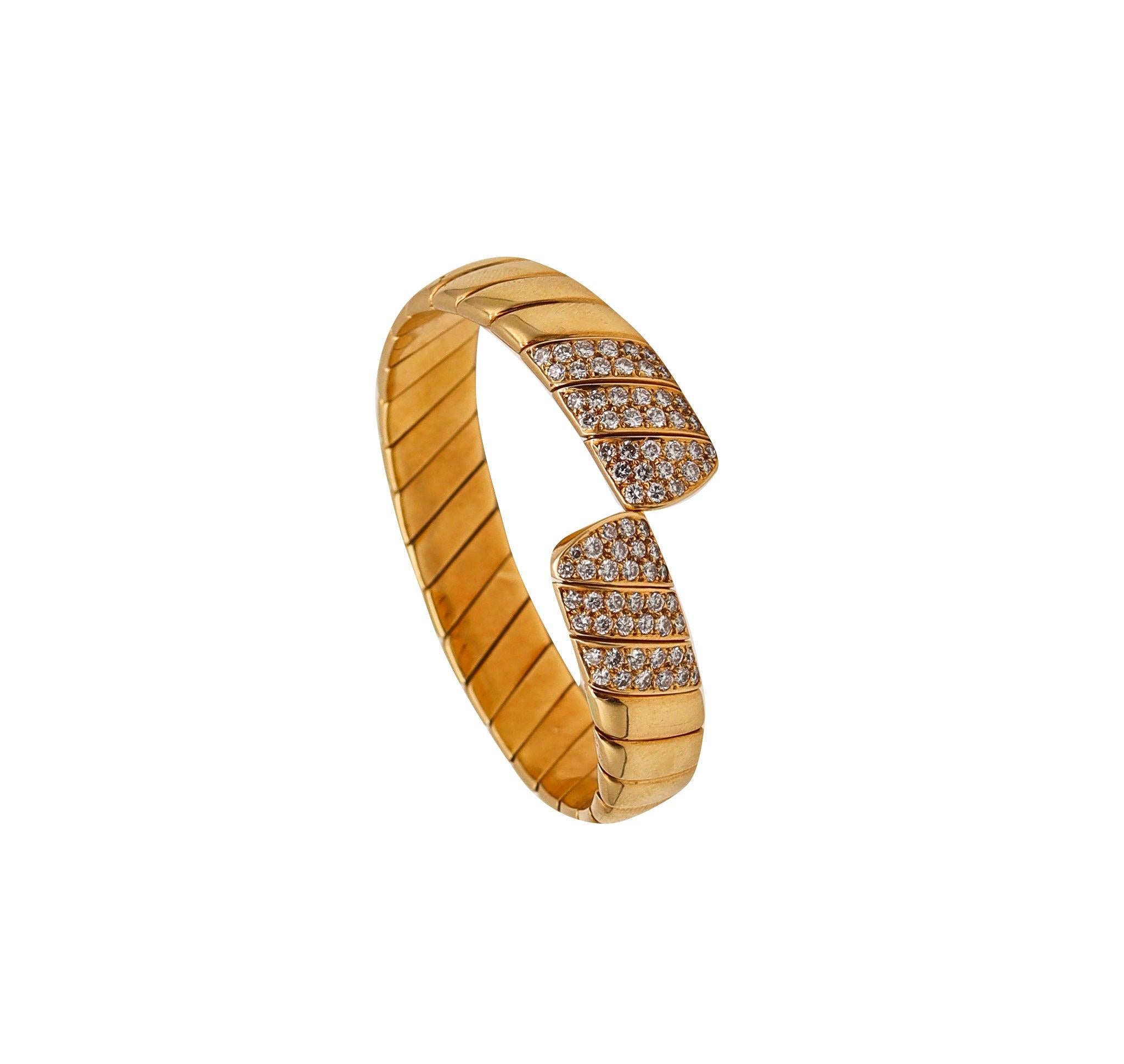 CARTIER Paris Vintage Cuff Bracelet 18Kt Yellow Gold With 3.80 Ctw In Diamonds In Excellent Condition In Miami, FL