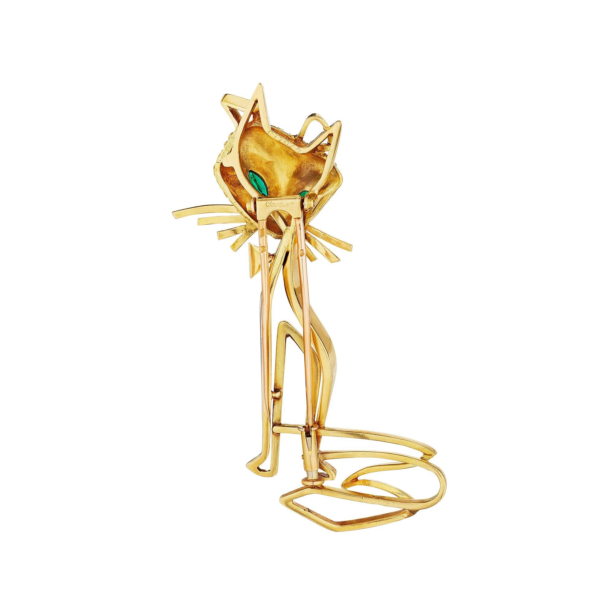 Emerald Cut Cartier Paris Vintage Emerald Gold Cat Brooch For Sale