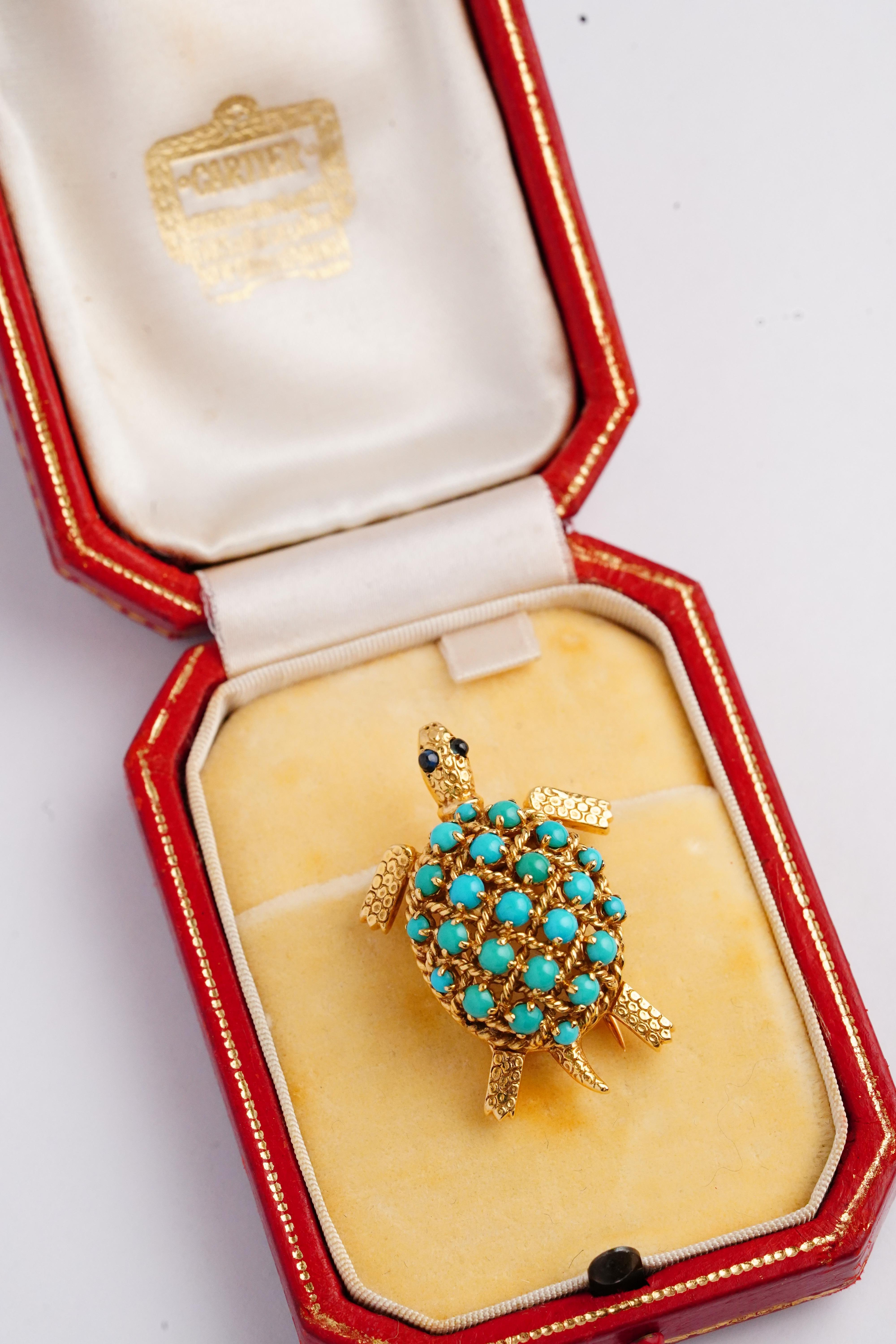 Cartier Paris Vintage Yellow Gold Turquoise Sapphire Turtle Brooch In Excellent Condition For Sale In London, GB